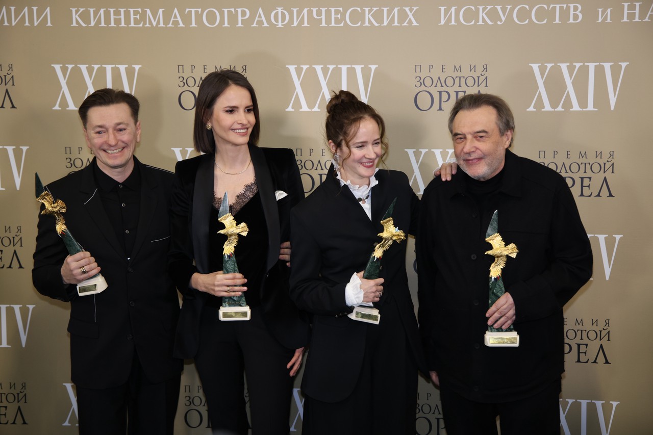 Снежный Армагеддон в Москве, осел-участник СВО, прощание с утонувшим в Босфоре россиянином: главные события января в объективе «Абзаца»