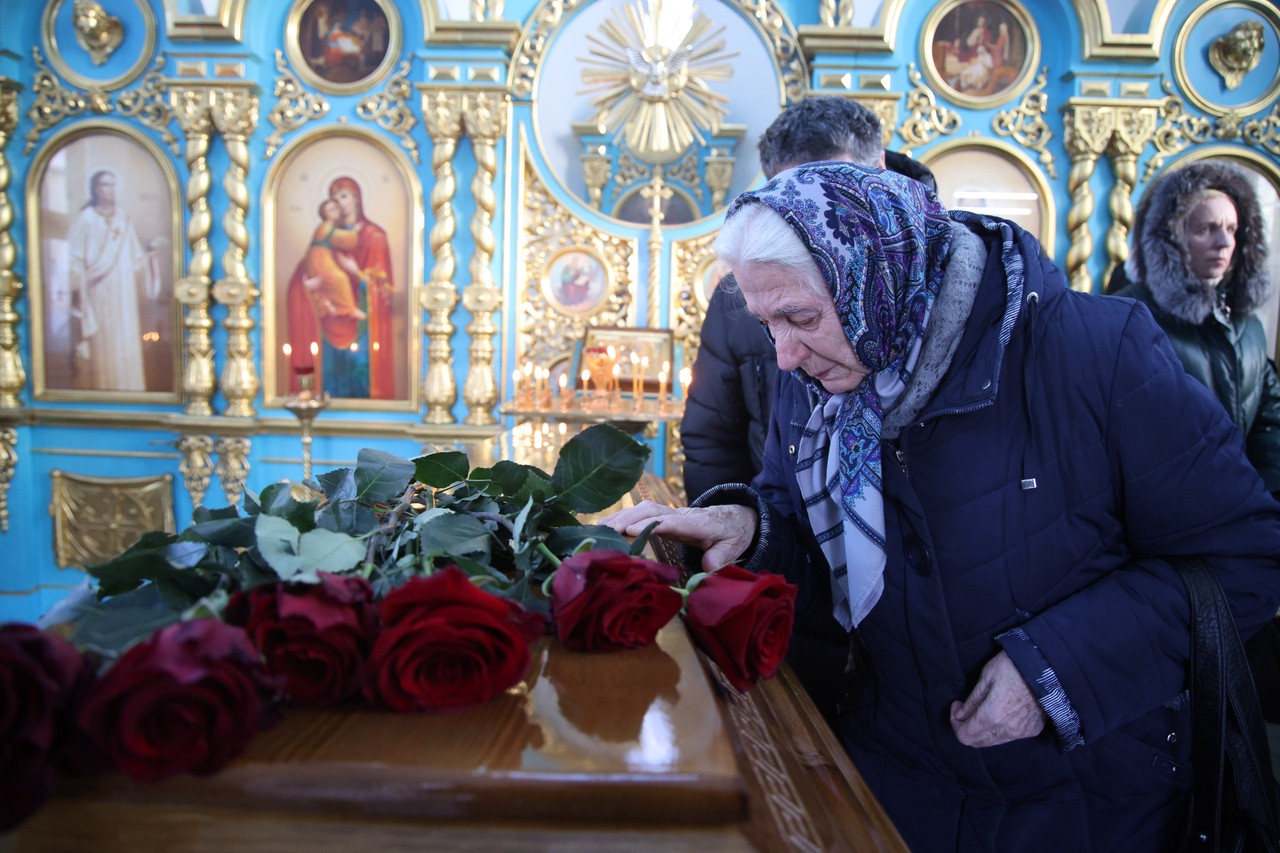 Снежный Армагеддон в Москве, осел-участник СВО, прощание с утонувшим в Босфоре россиянином: главные события января в объективе «Абзаца»