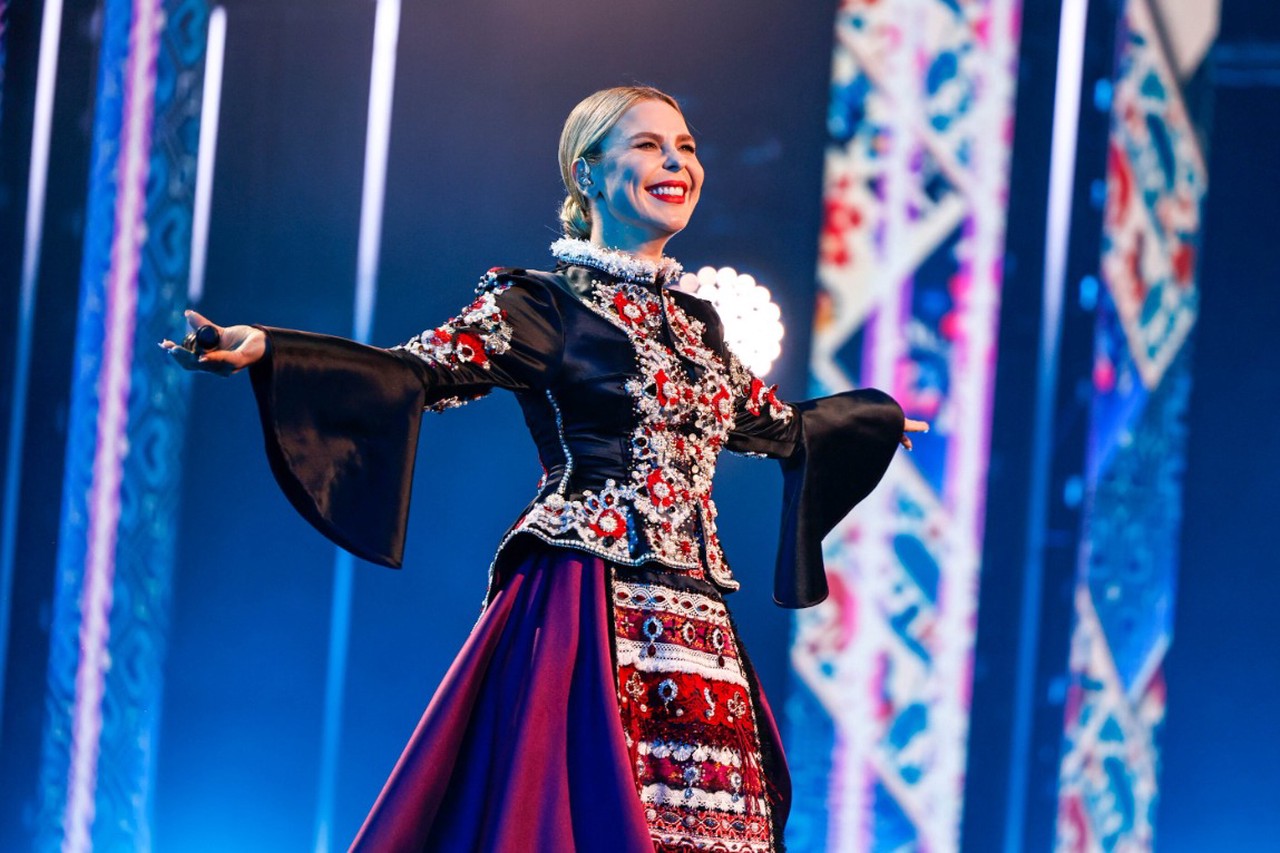 Многолетнее чтение: какими сказками звезды прививают своим детям любовь к литературе