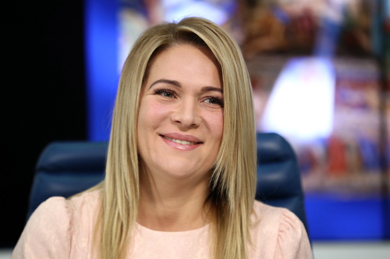 Многолетнее чтение: какими сказками звезды прививают своим детям любовь к литературе