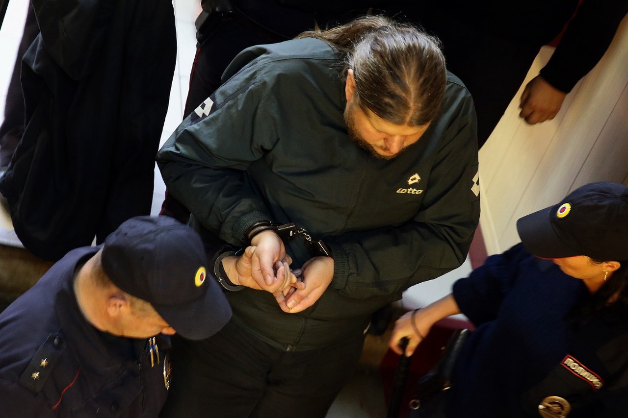 «Бог Кузя»: отсидевший лидер секты снова вербует последователей