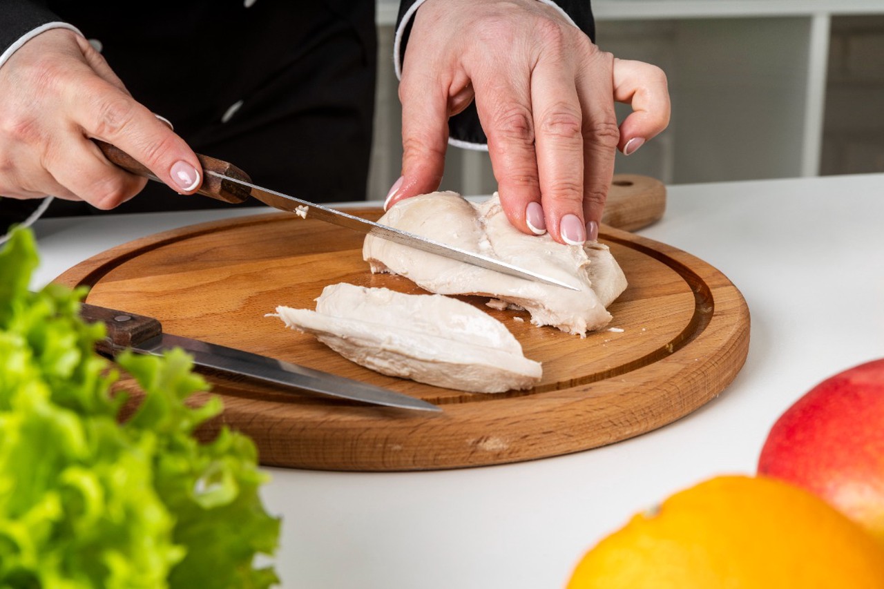 Готовим к празднику: сытный салат «Мужской каприз» за 20 минут