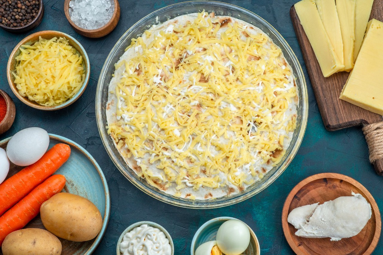 Готовим к празднику: сытный салат «Мужской каприз» за 20 минут