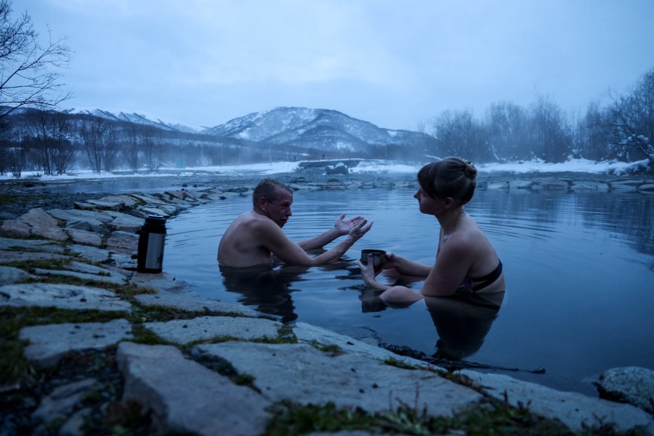 Снег, солнце и низкие цены: бюджетные путешествия по России в конце зимы