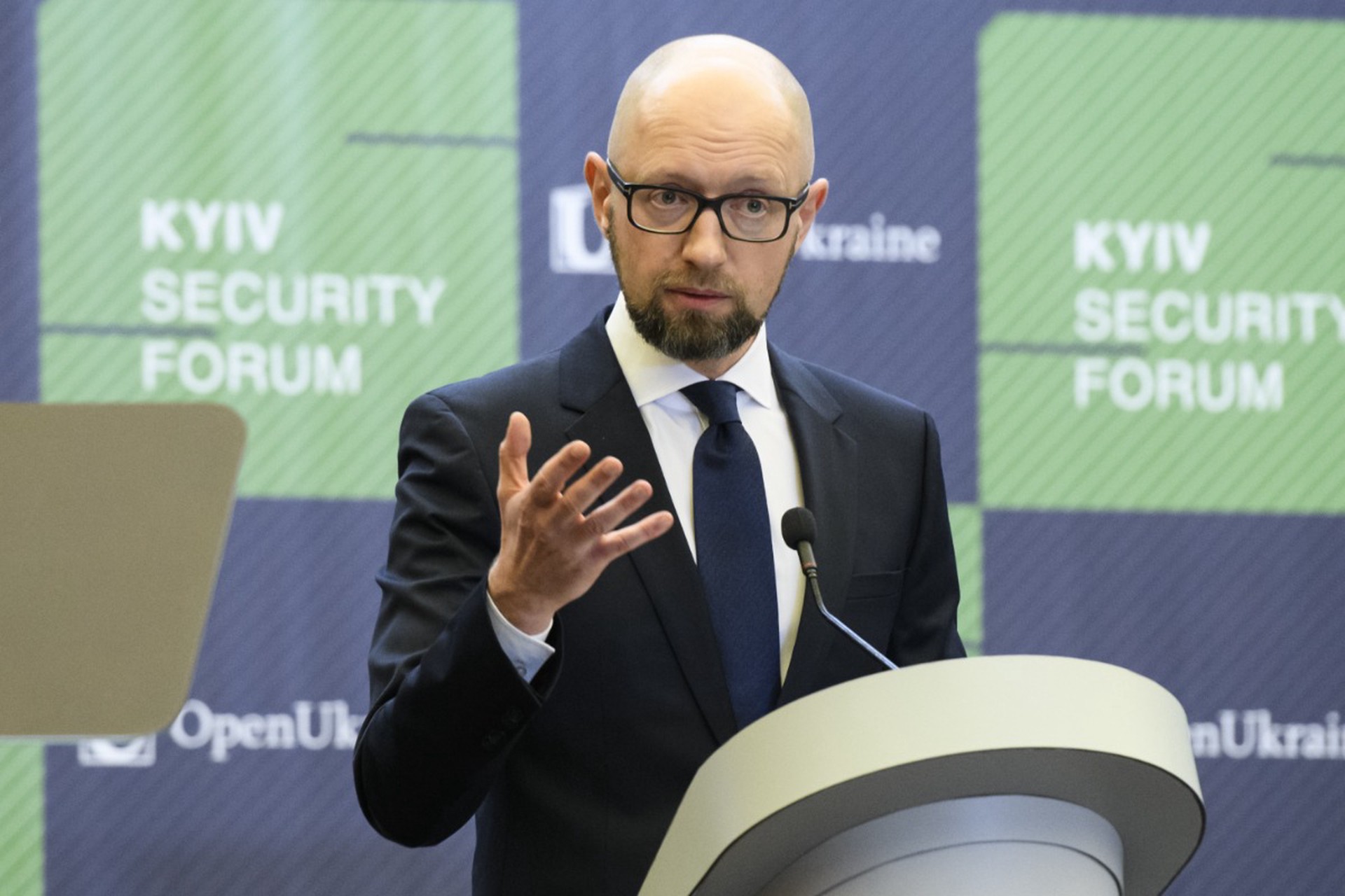 Экс-премьера Украины объявили в розыск в России