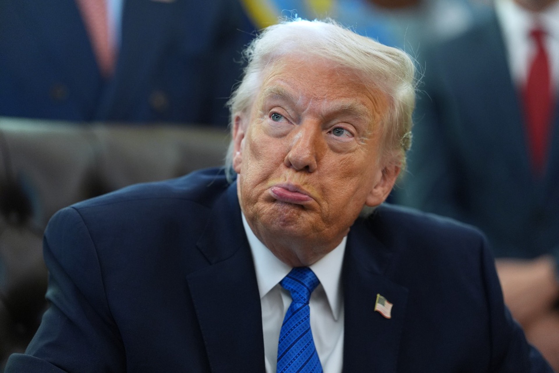 Злая шутка: Трамп проговорился о планах по Гренландии и Канаде