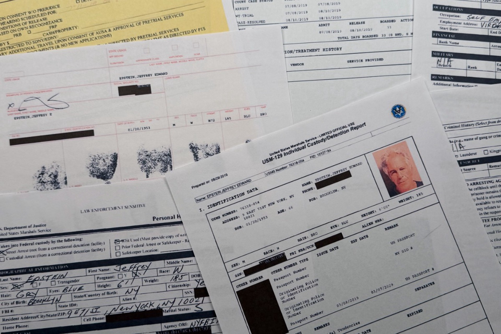Имена российских знаменитостей нашли в архивах Эпштейна