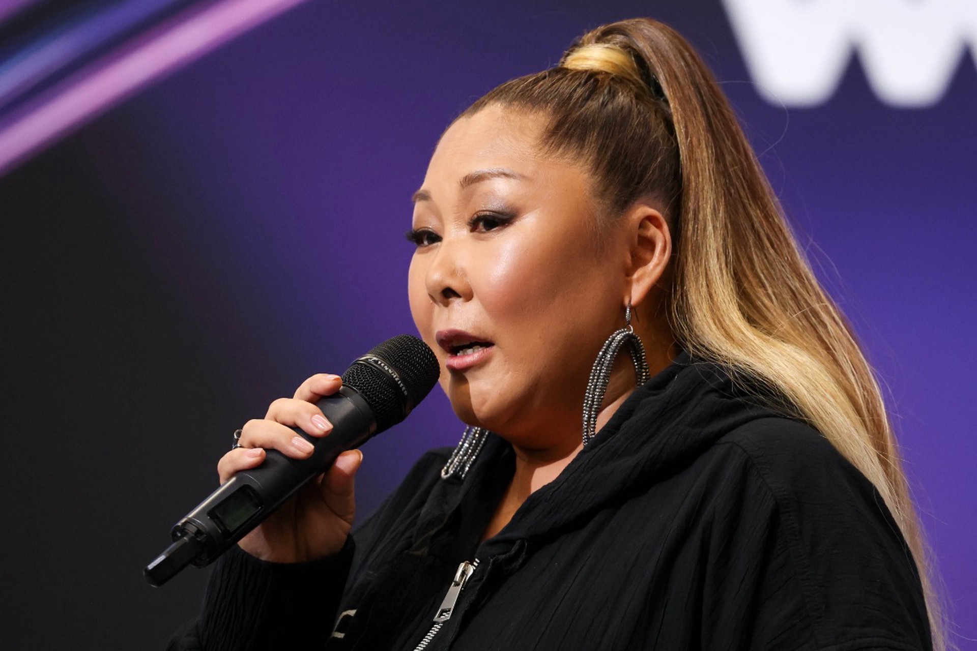 Измена мужа и торговля консервами: как живет Анита Цой