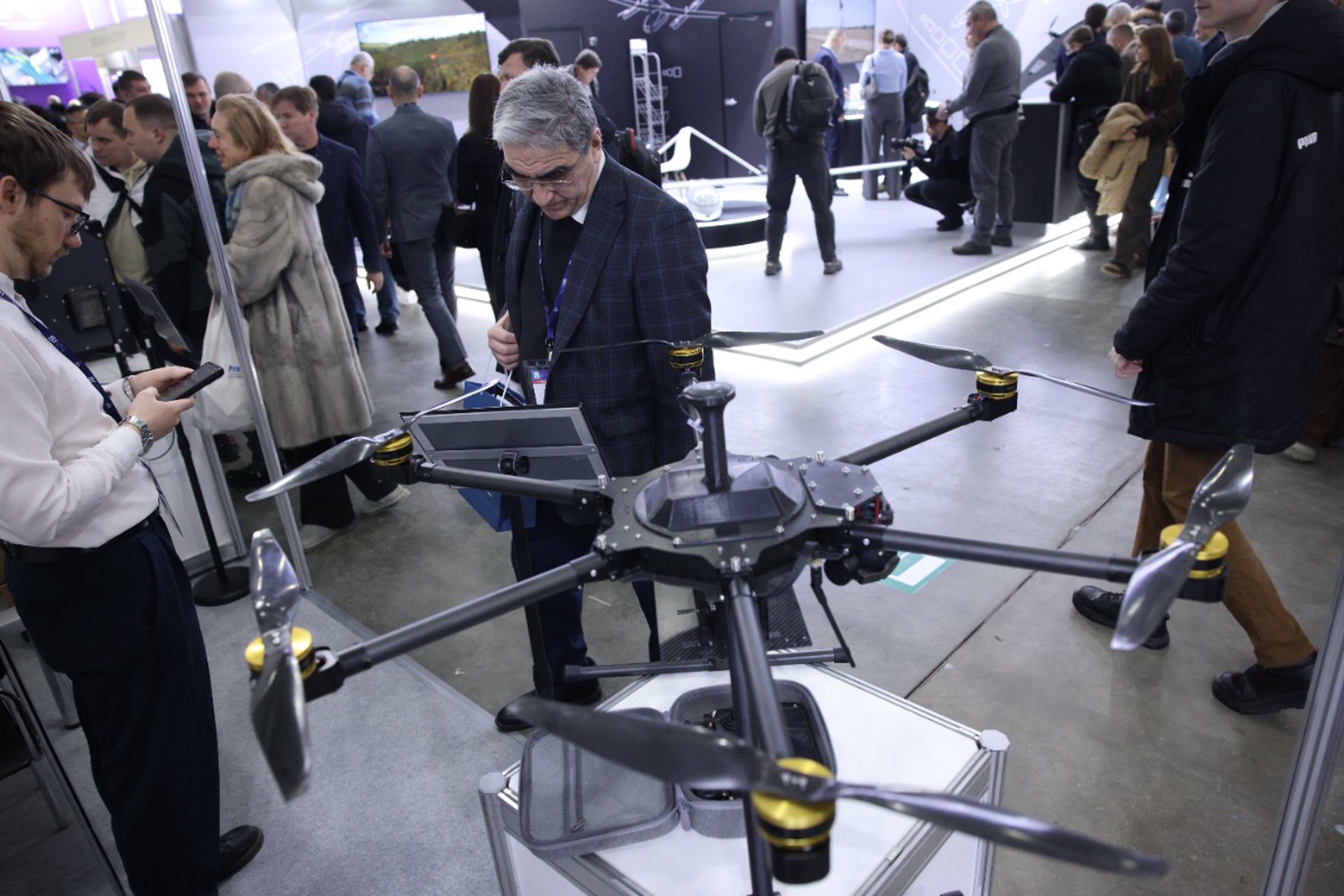 В российских школах появился первый учебник по беспилотникам