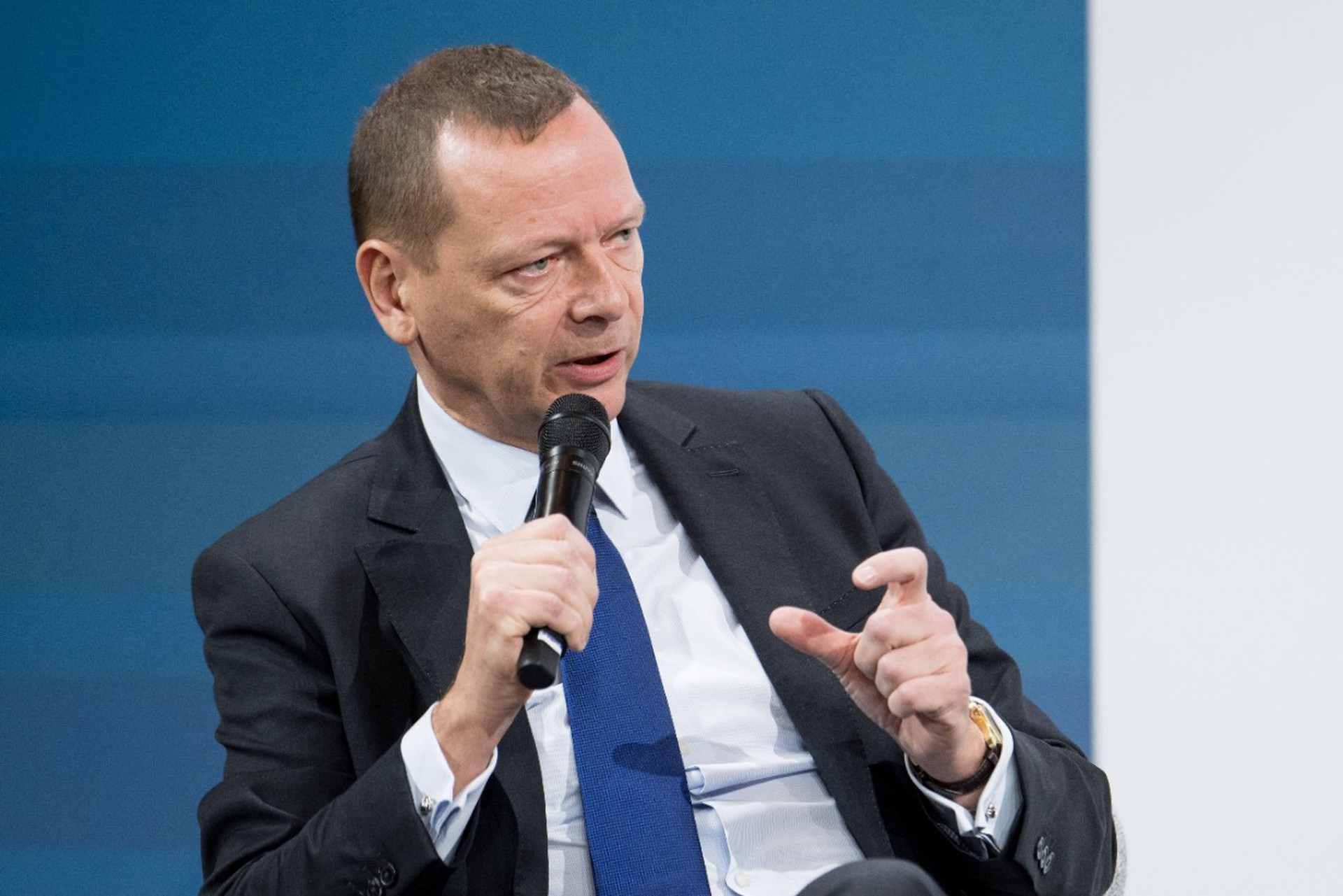 Политолог назвал основную цель визита советника президента Франции в Москву