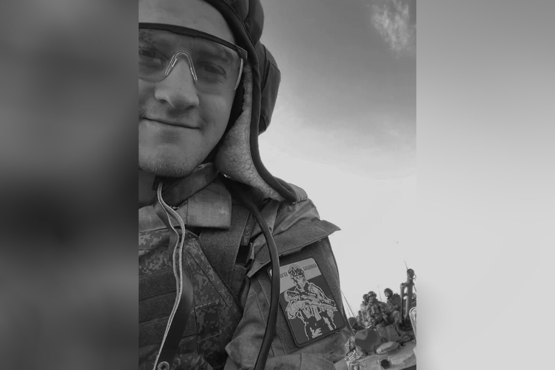 Власти Коврова после народного возмущения согласились установить памятную табличку бойцу СВО