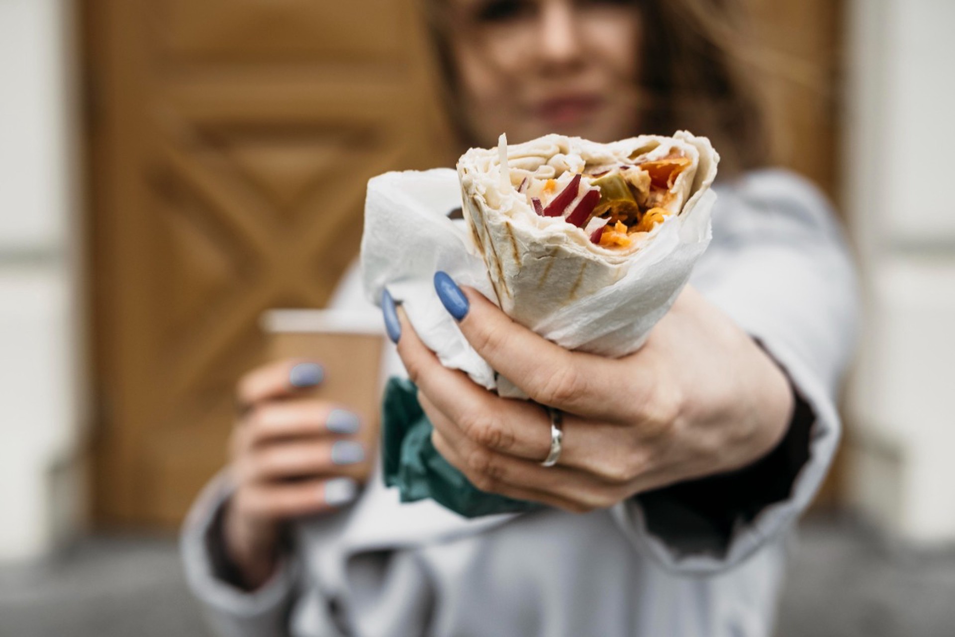 Врач объяснила, в чем опасность полного отказа от фастфуда