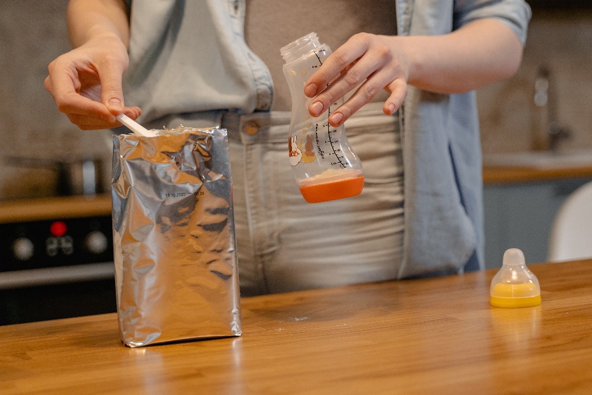 Педиатр рассказала, чем опасен обнаруженный в смеси Nutrilon токсин