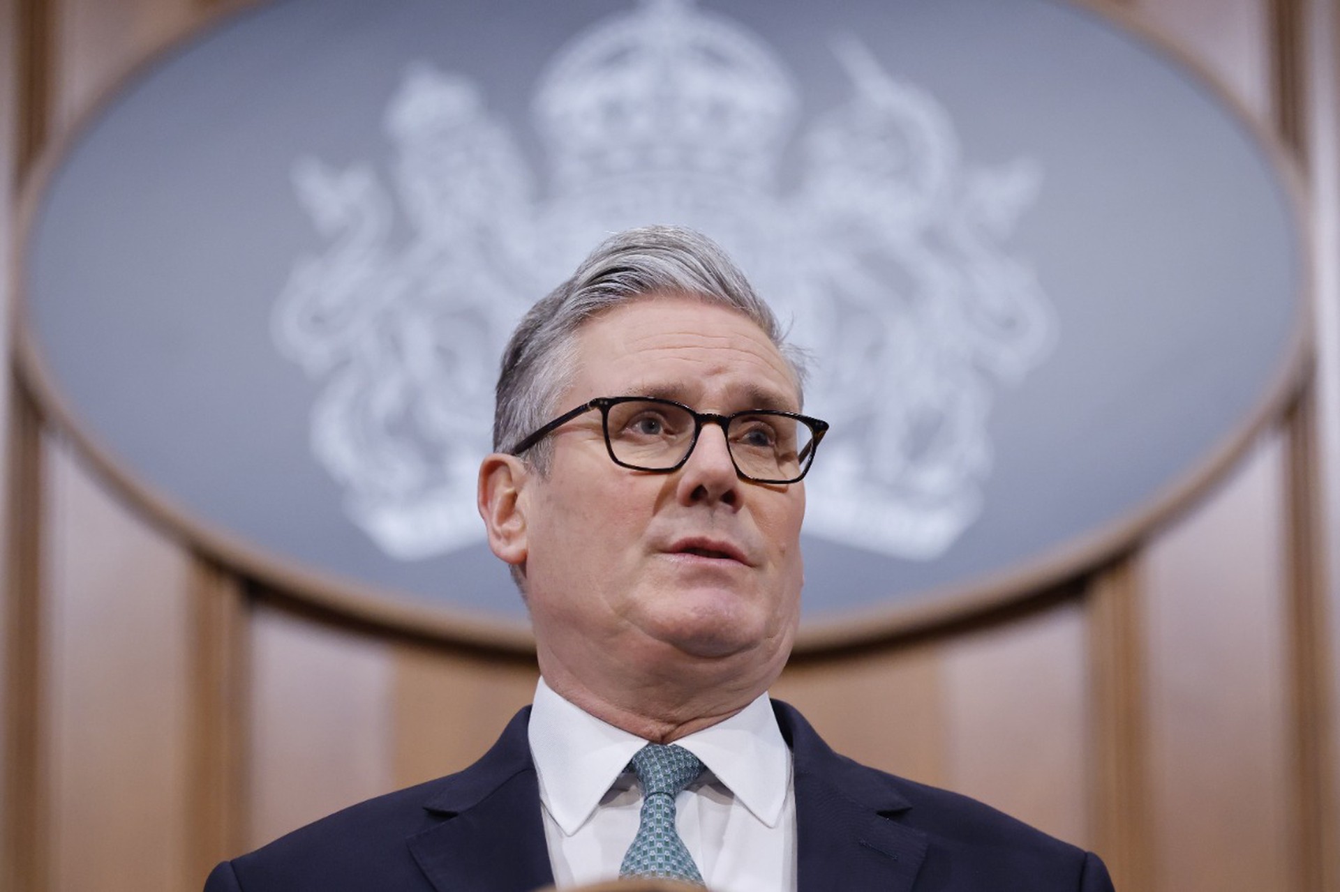 Отставки растут: как Стармер оказался на краю пропасти из-за файлов Эпштейна