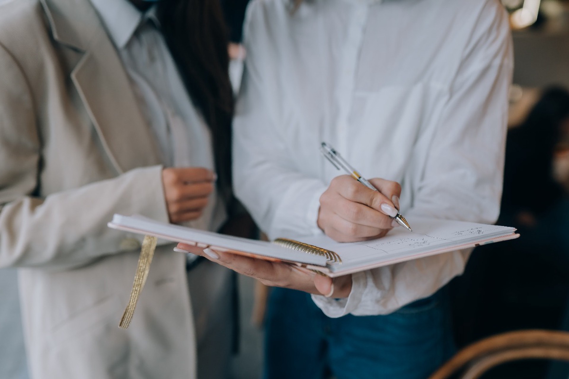 «Предложили пенсионера»: россиянка рассказала, как ее обманули в брачном агентстве