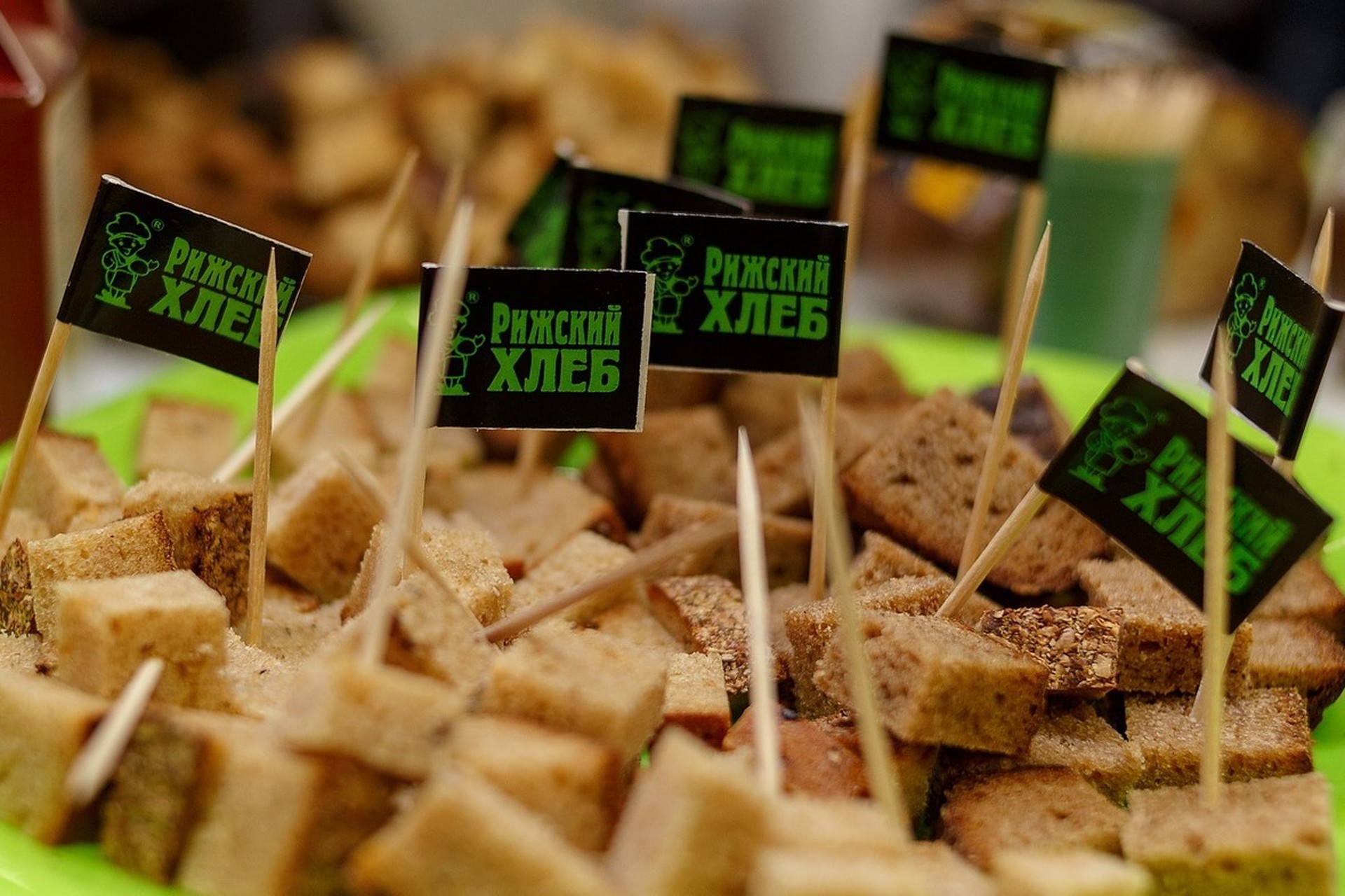 Директор «Рижского хлеба» опровергла связь с одноименной экстремистской организацией