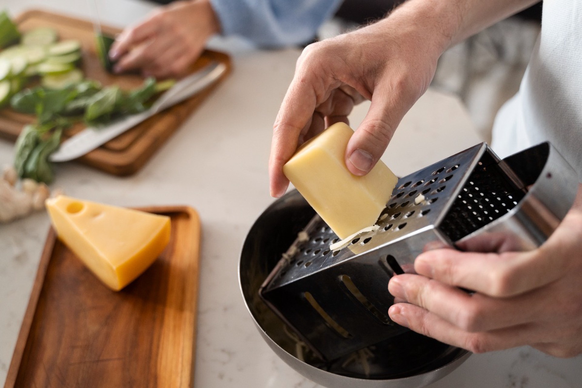 Цены на молочные продукты пойдут в разные стороны: кого ждет рост, кого – скидки