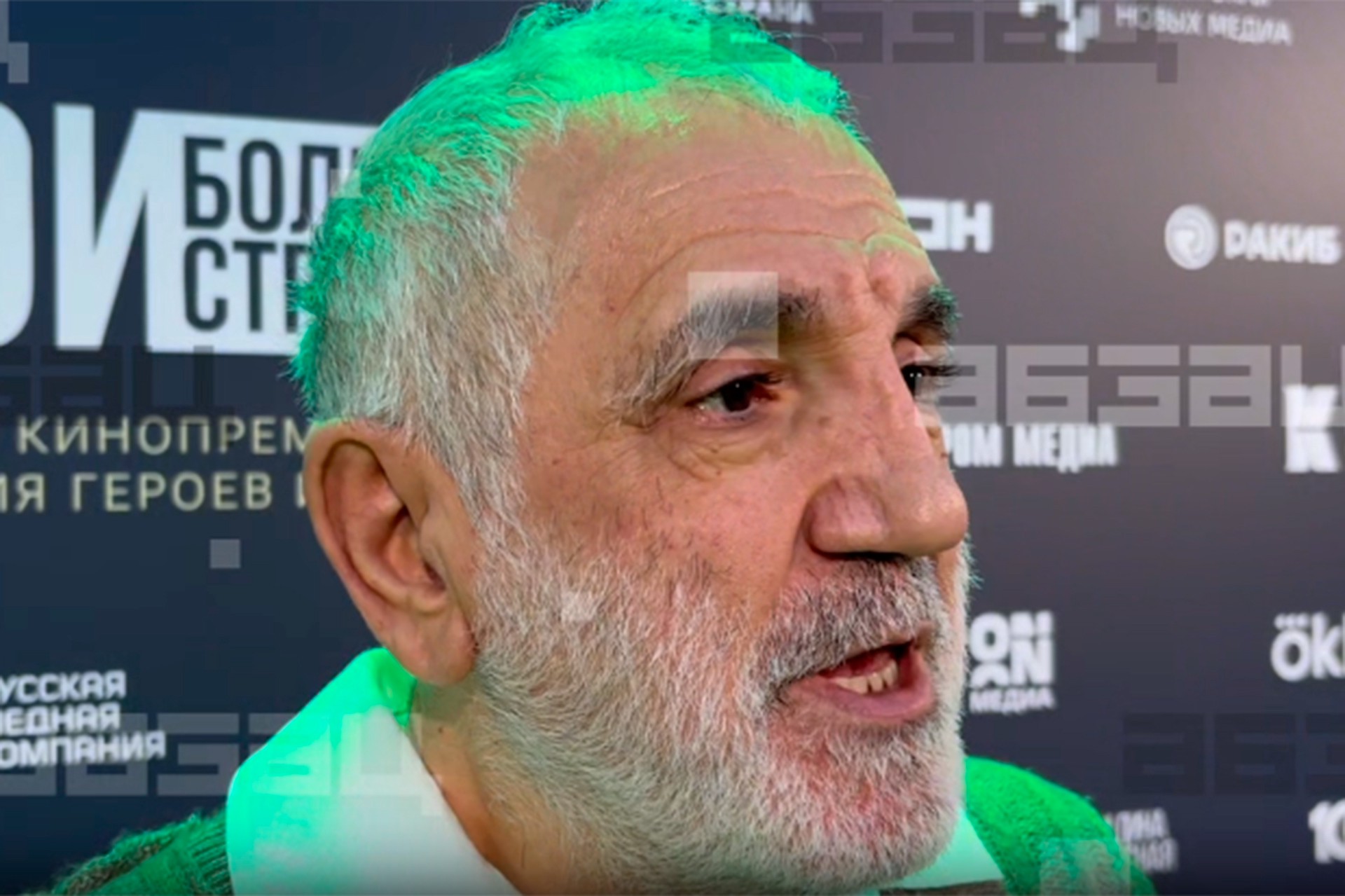 «Пусть слушают. Вы что, террористы?»: Габрелянов жестко ответил скептикам Мах