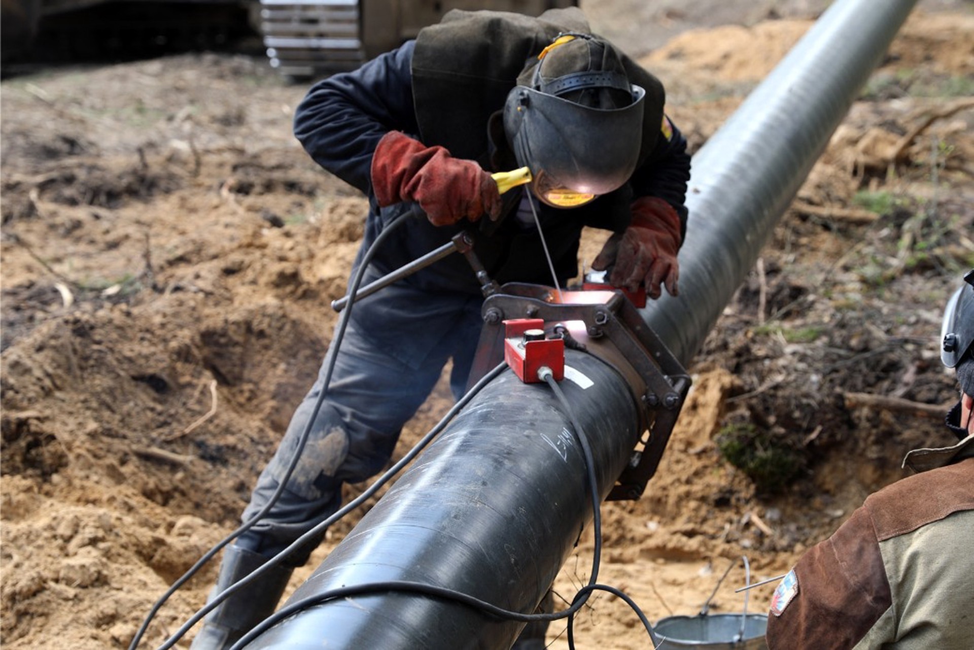 Сварщик может зарабатывать 500 тыс. рублей в России