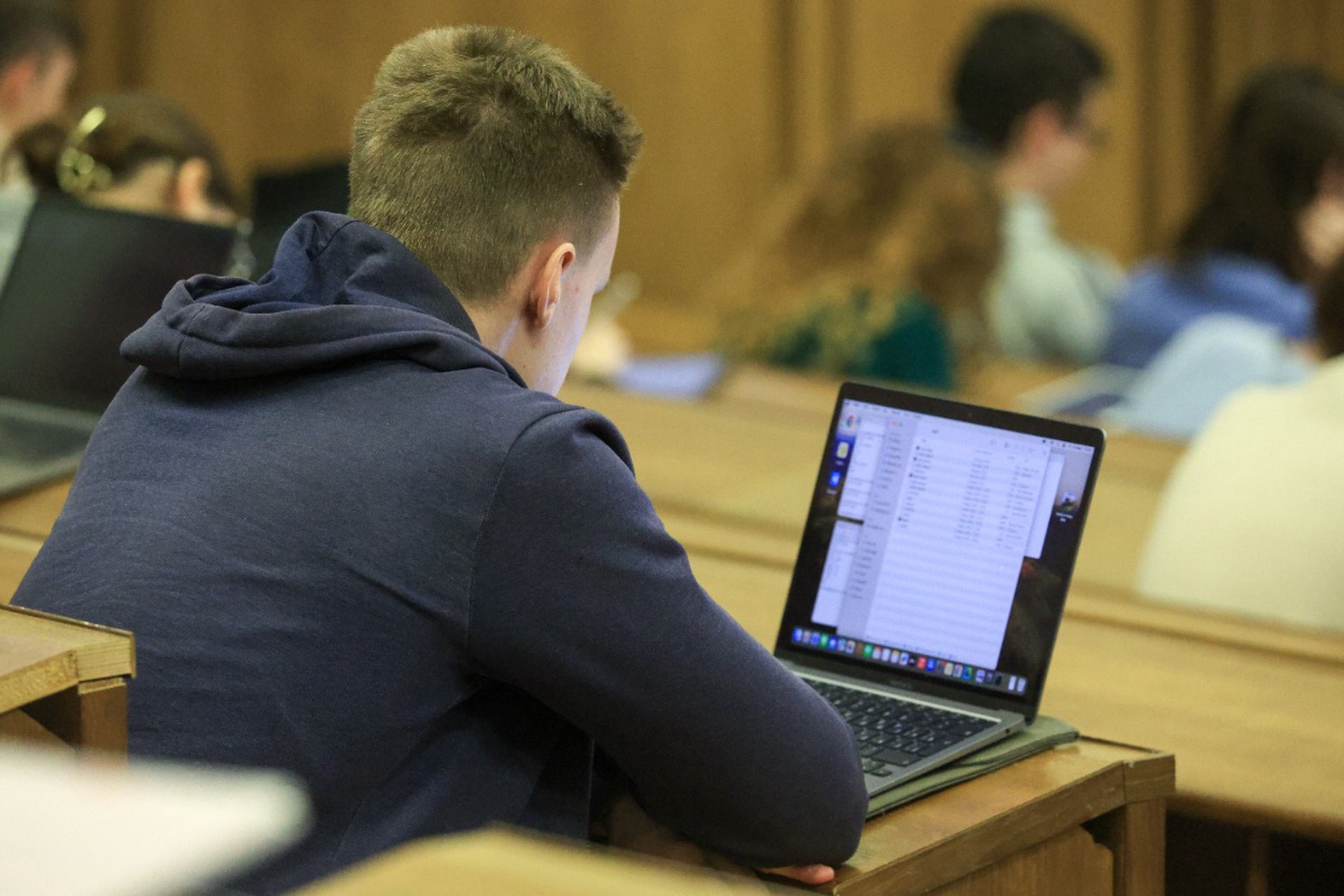 Лекции о политической грамотности призвали ввести в российских вузах