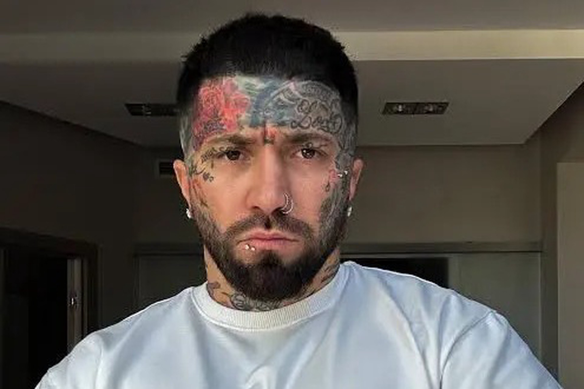 Концерты известного рэпера начали отменять после скандала