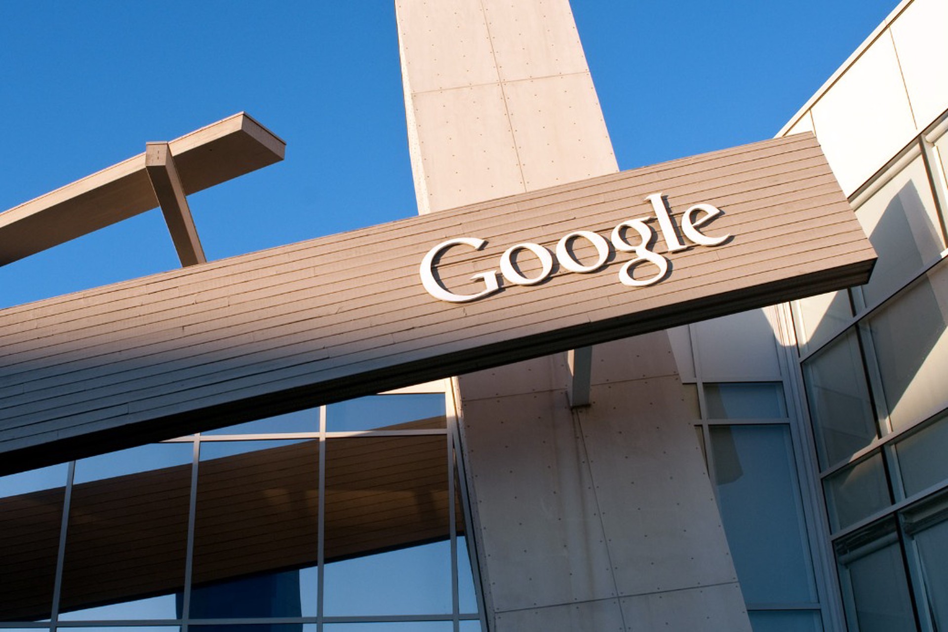 Долг Google в размере 91,5 квинтиллиона рублей оставили в силе