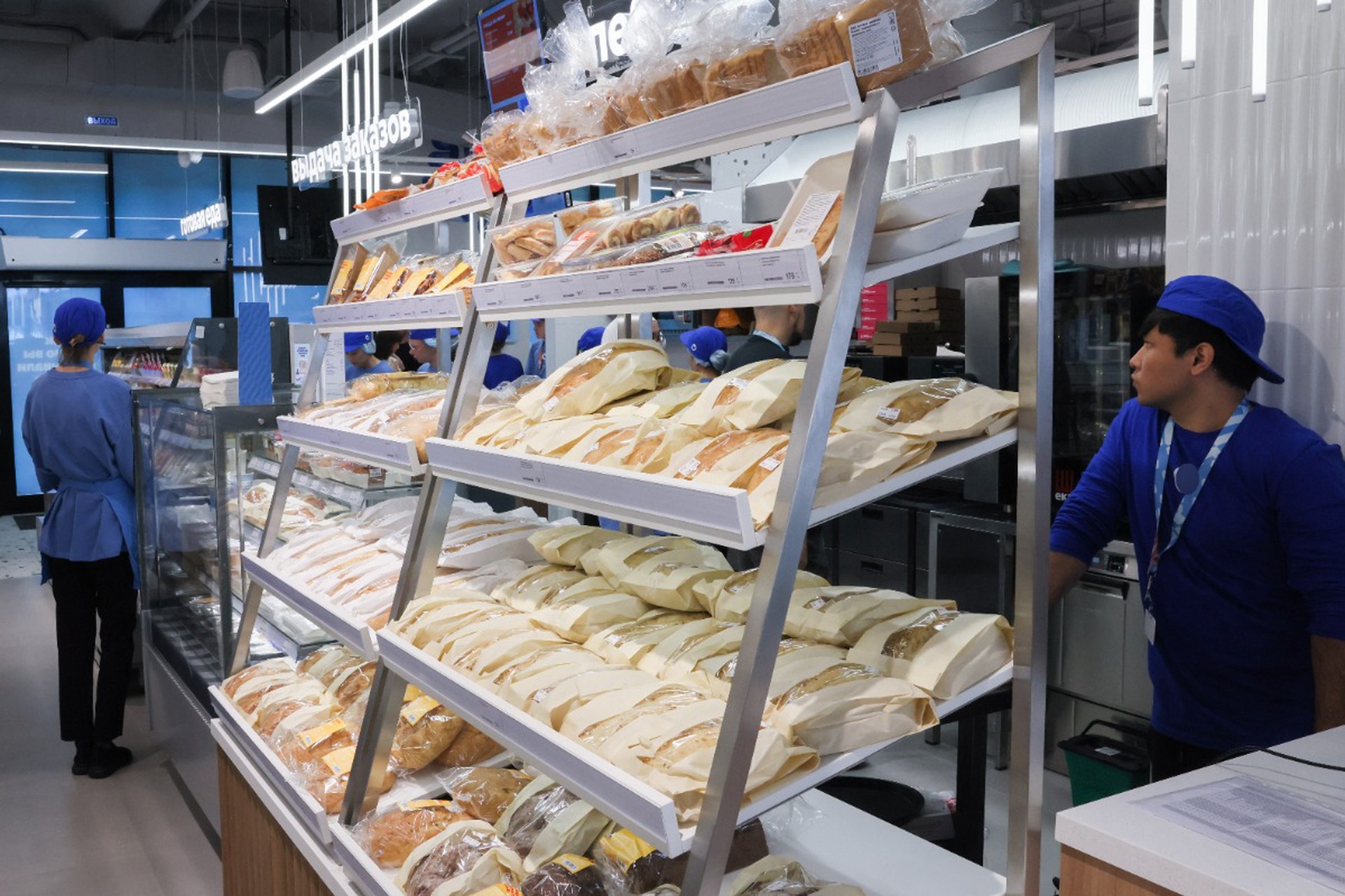 В Госдуме предложили запретить мигрантам работать в сфере торговли