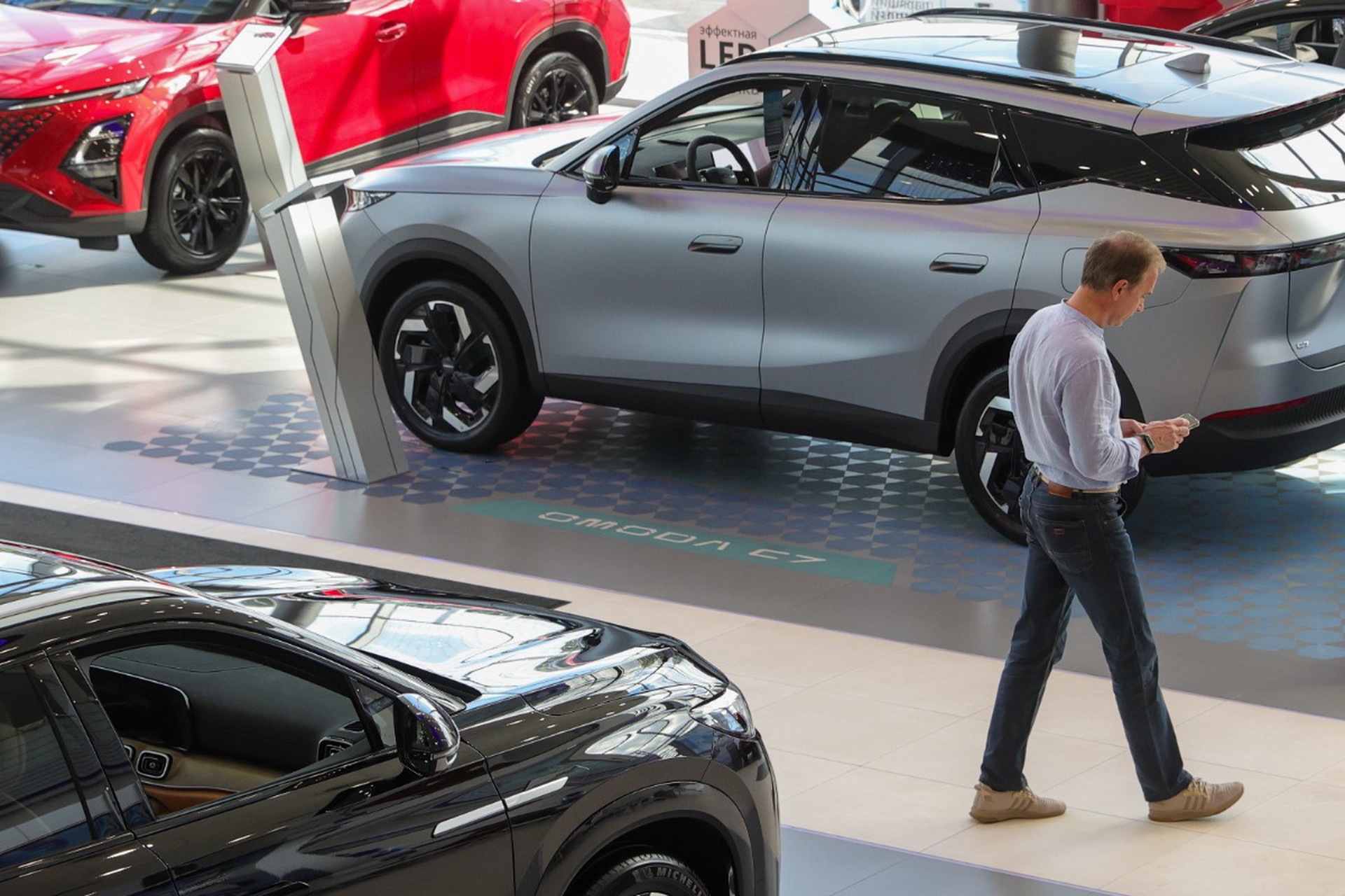 Россия оказалась в топе стран с рекордными ценами на авто