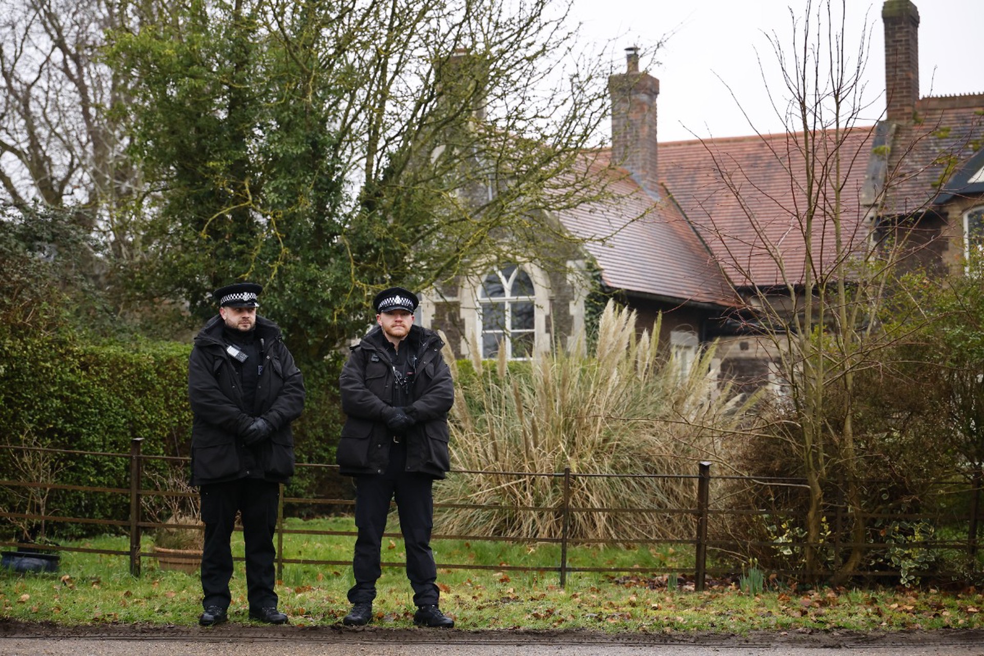 Просидел 12 часов: брата Карла III отпустили из полиции