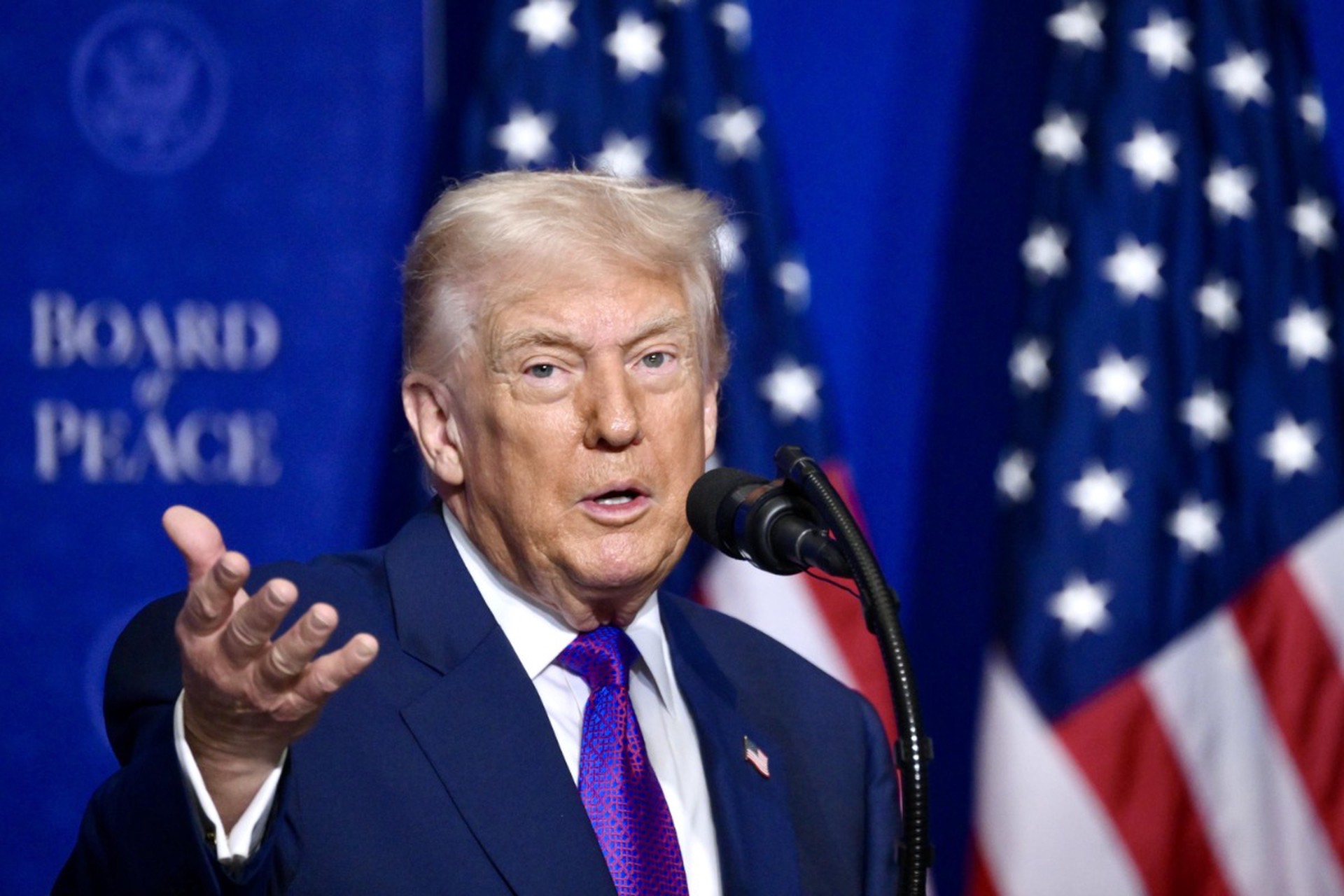 Трамп распорядился рассекретить документы об НЛО