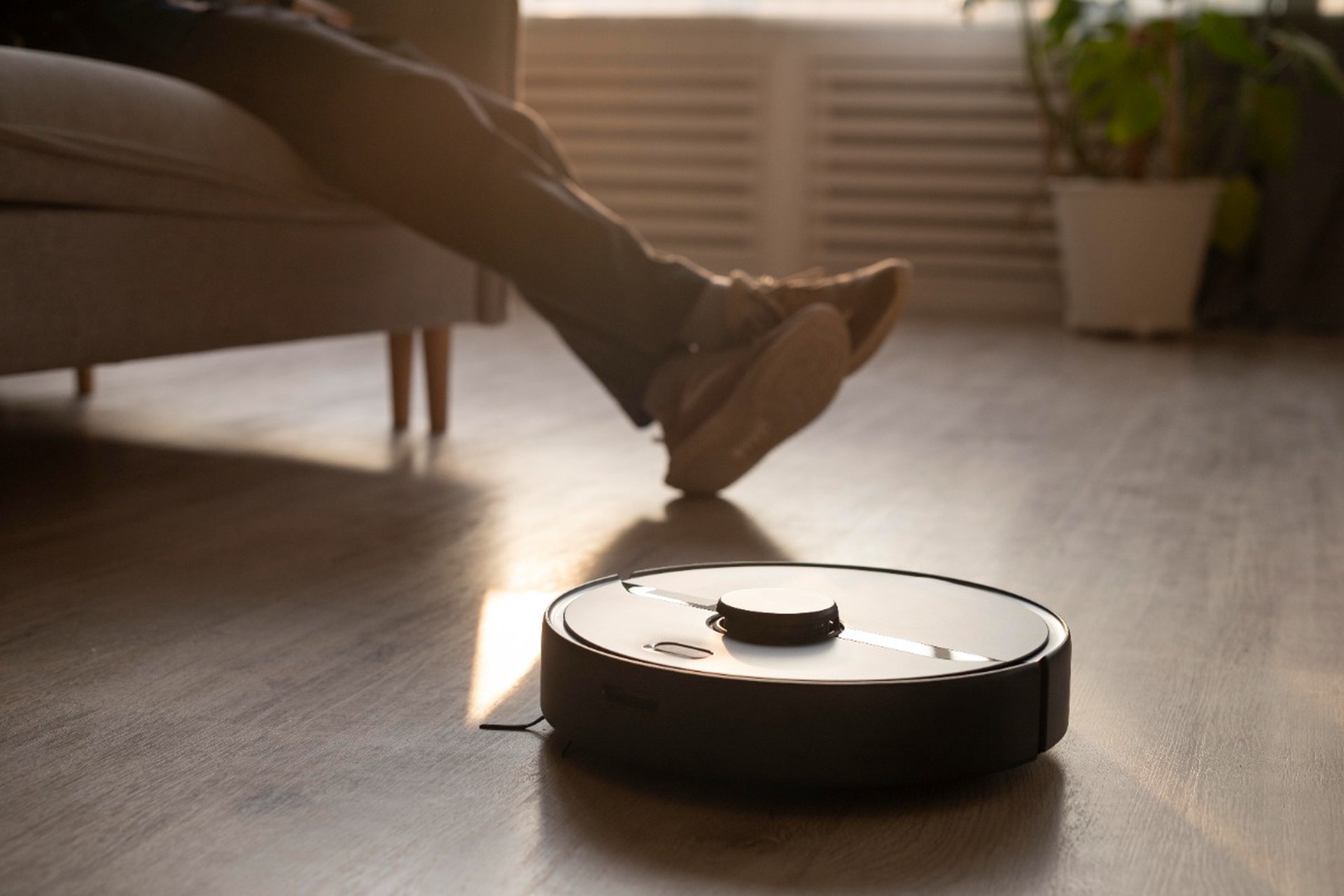 Хакеры превратили умные пылесосы в шпионов