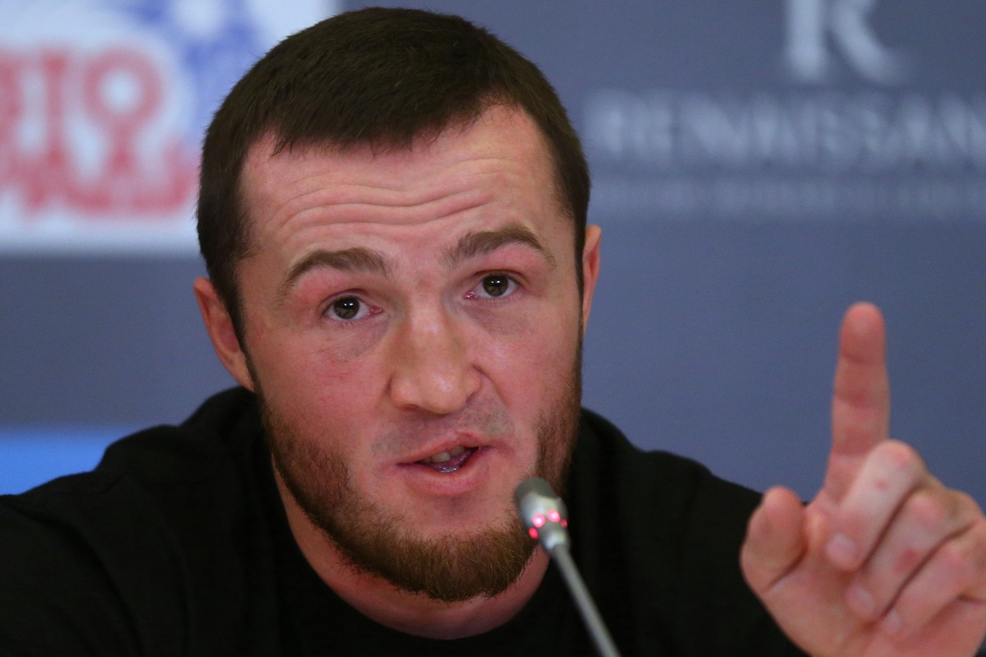 Боксер Лебедев предложил вернуть традицию кулачных боев на Масленицу