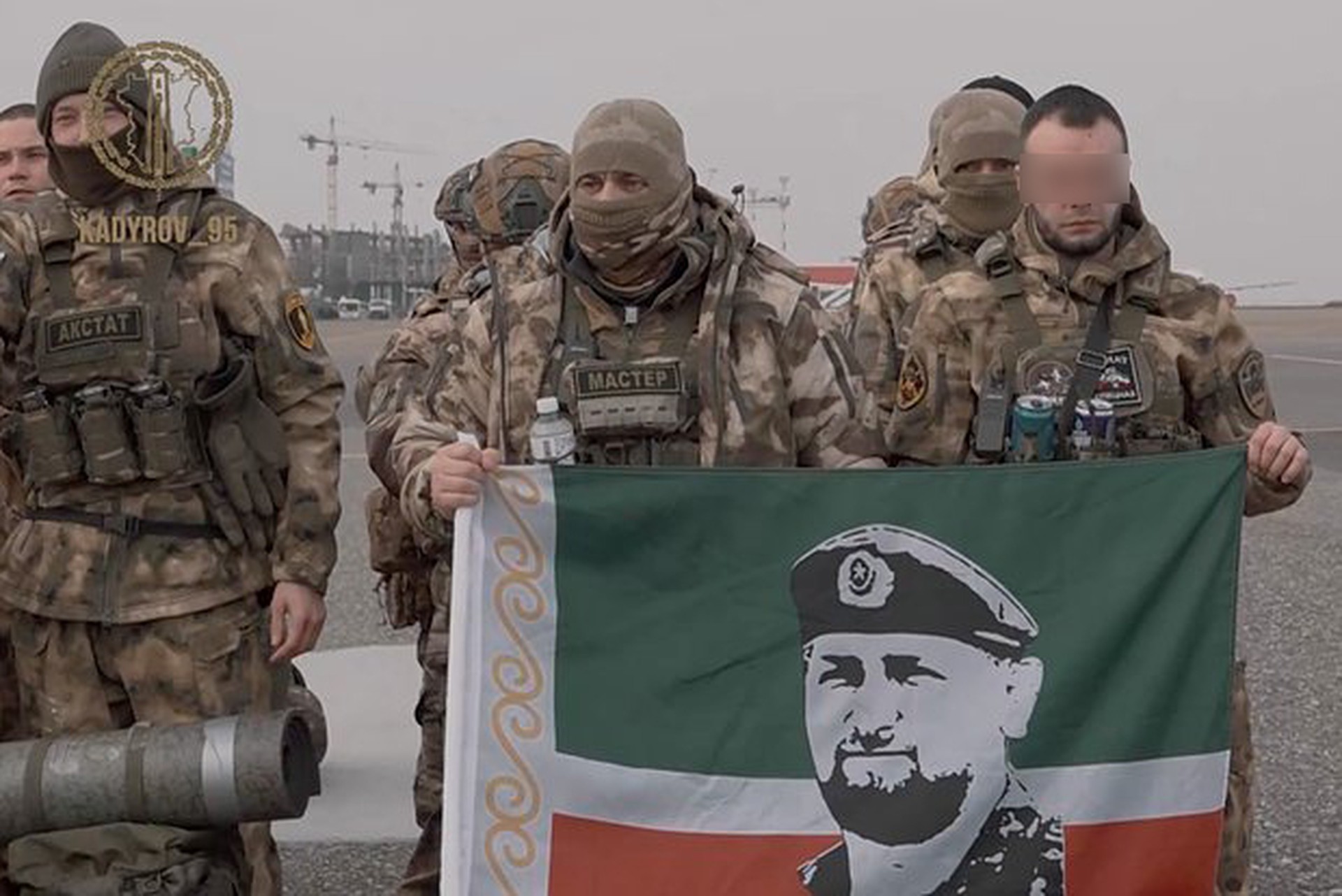 Банки энергетиков вместо боеприпасов взяли на СВО бойцы «Ахмата»