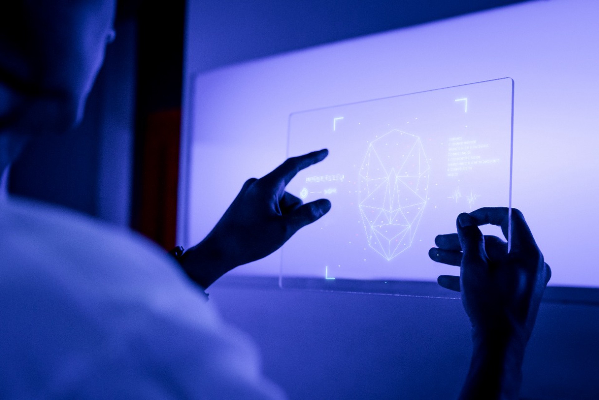 Лечиться по советам ИИ опасно для жизни, предупредила врач