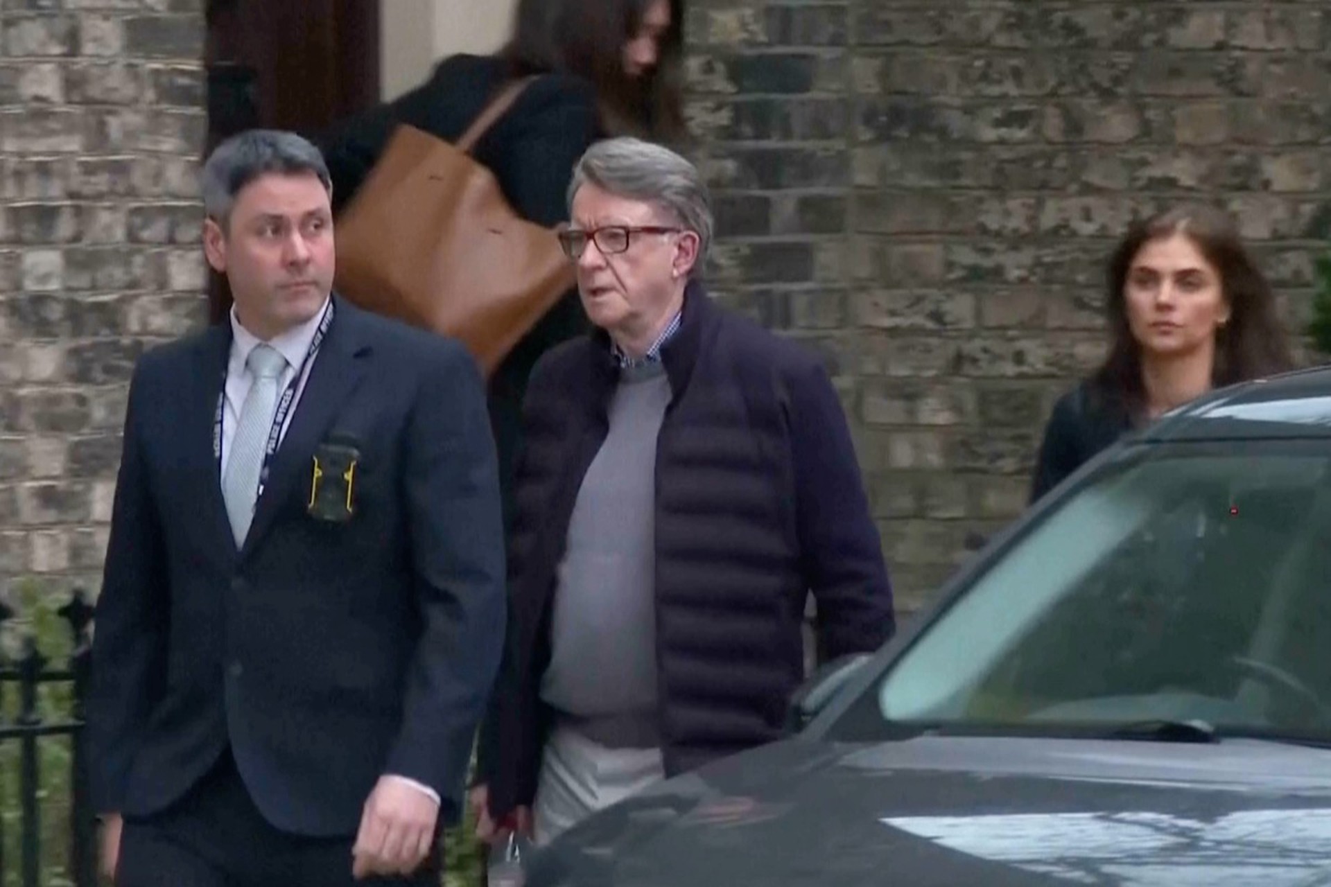 Под залог: экс-посла Питера Мандельсона отпустили из полиции