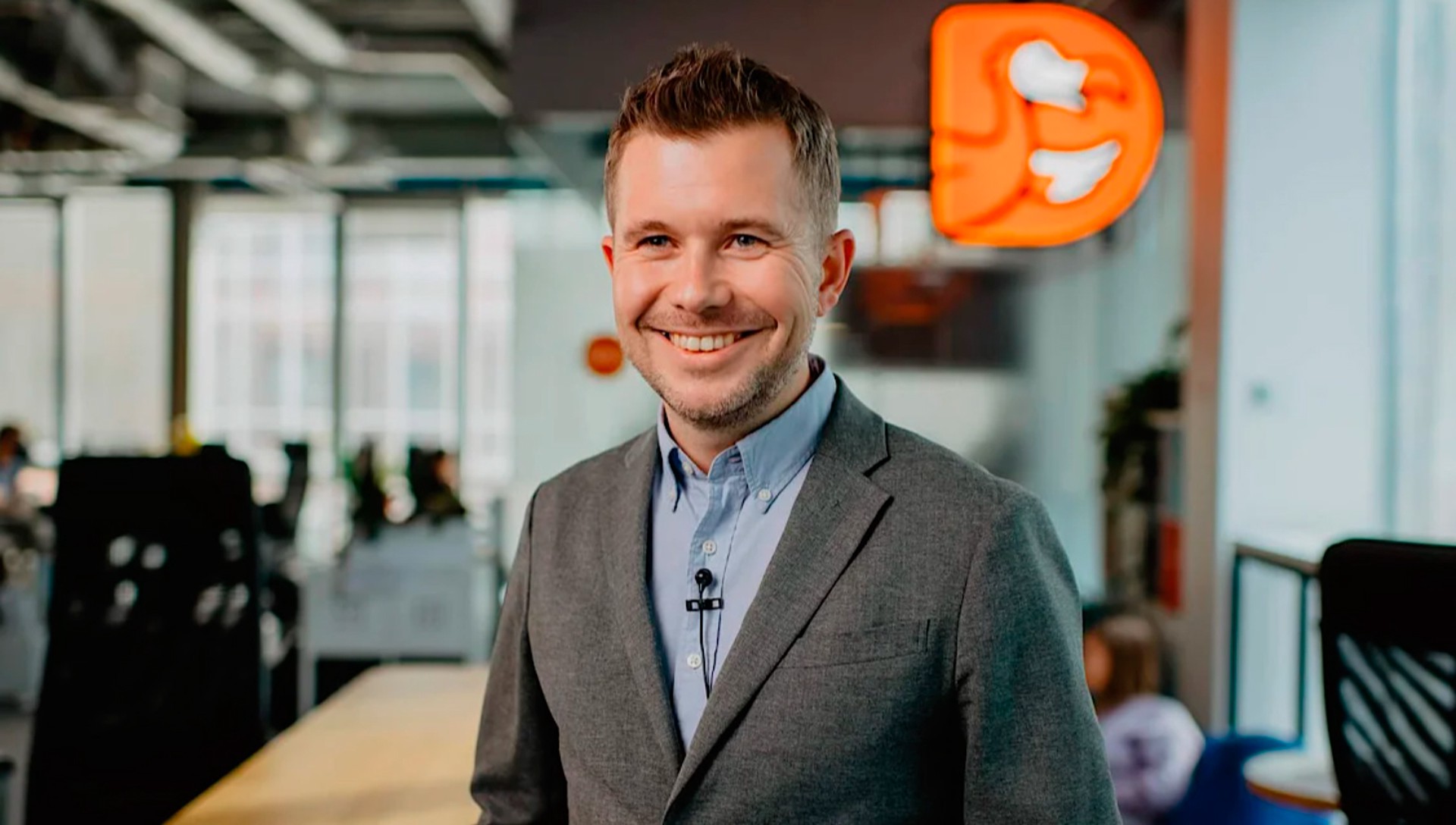 Основатель «Додо пиццы» хочет вернуть уволенного за помощь бездомной собаке курьера