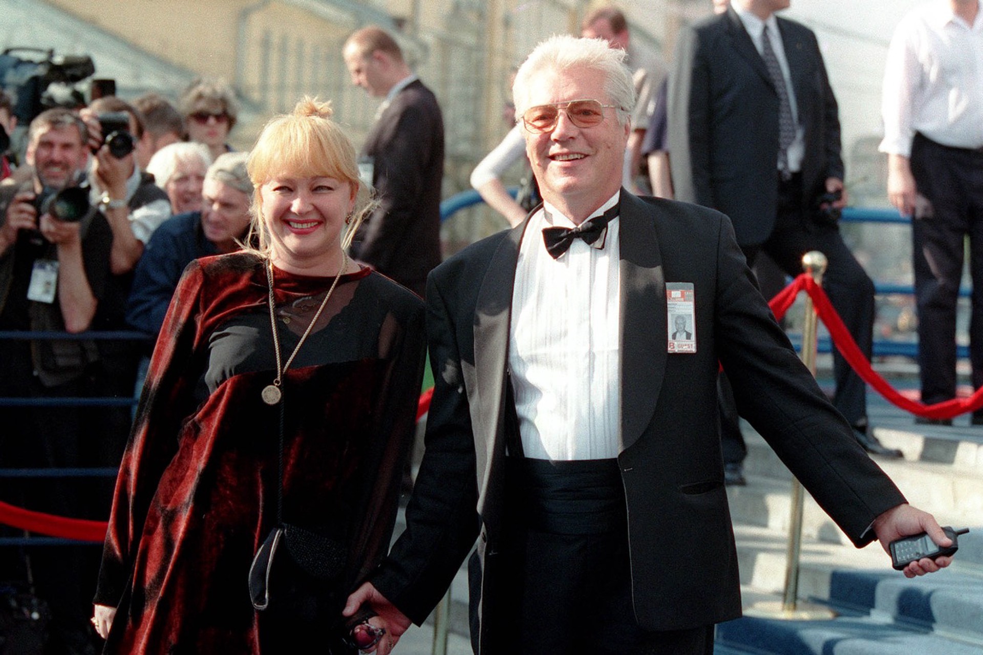 Вдова Евгения Жарикова пожаловалась на забывших артиста перед смертью друзей