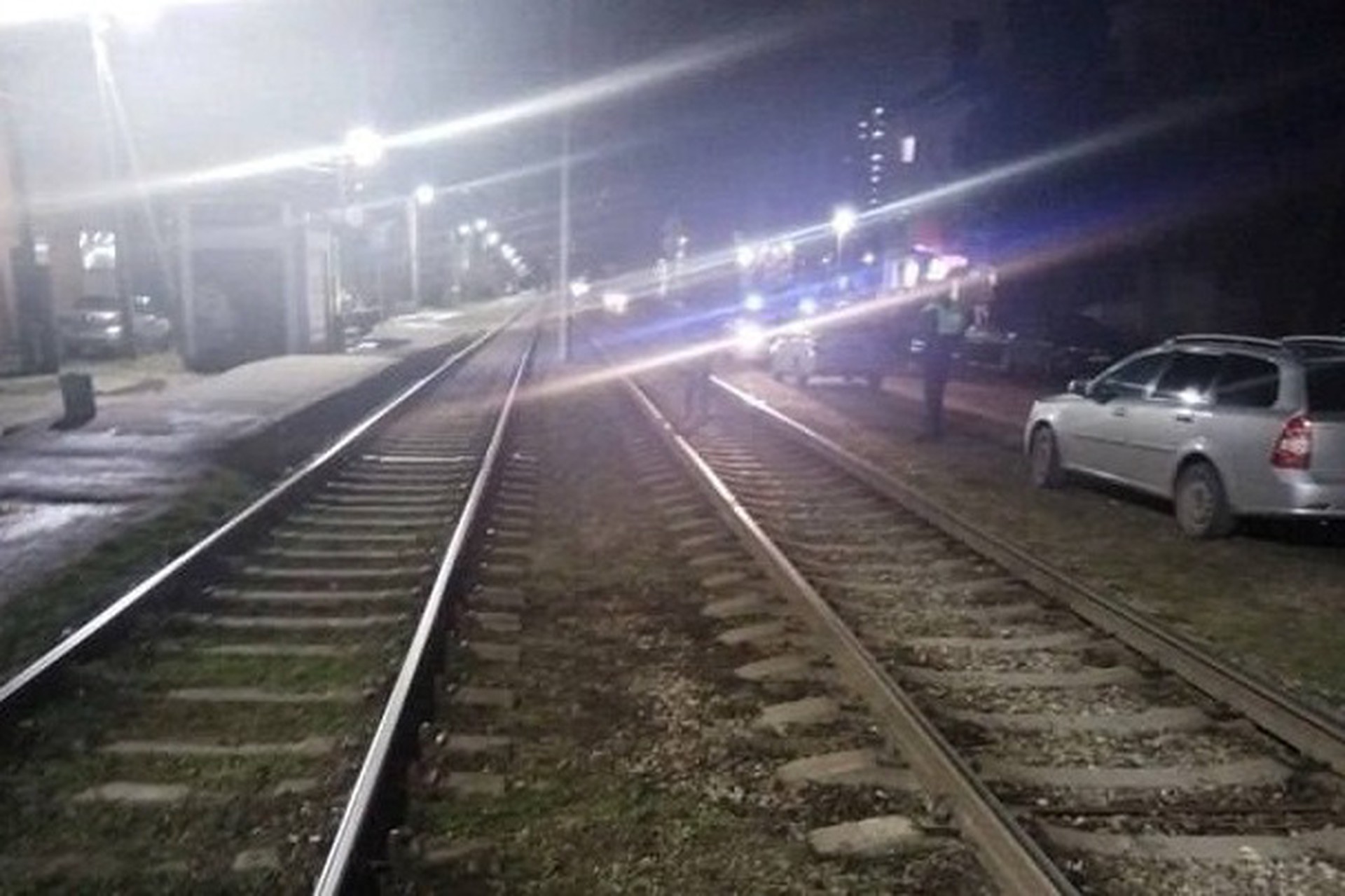 Школьник впал в кому после падения с крыши трамвая