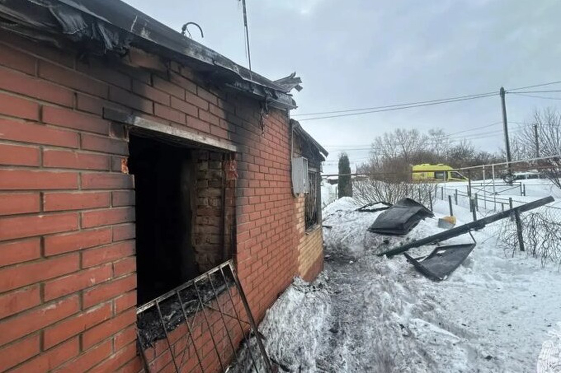 Пять человек погибли при пожаре в частном доме