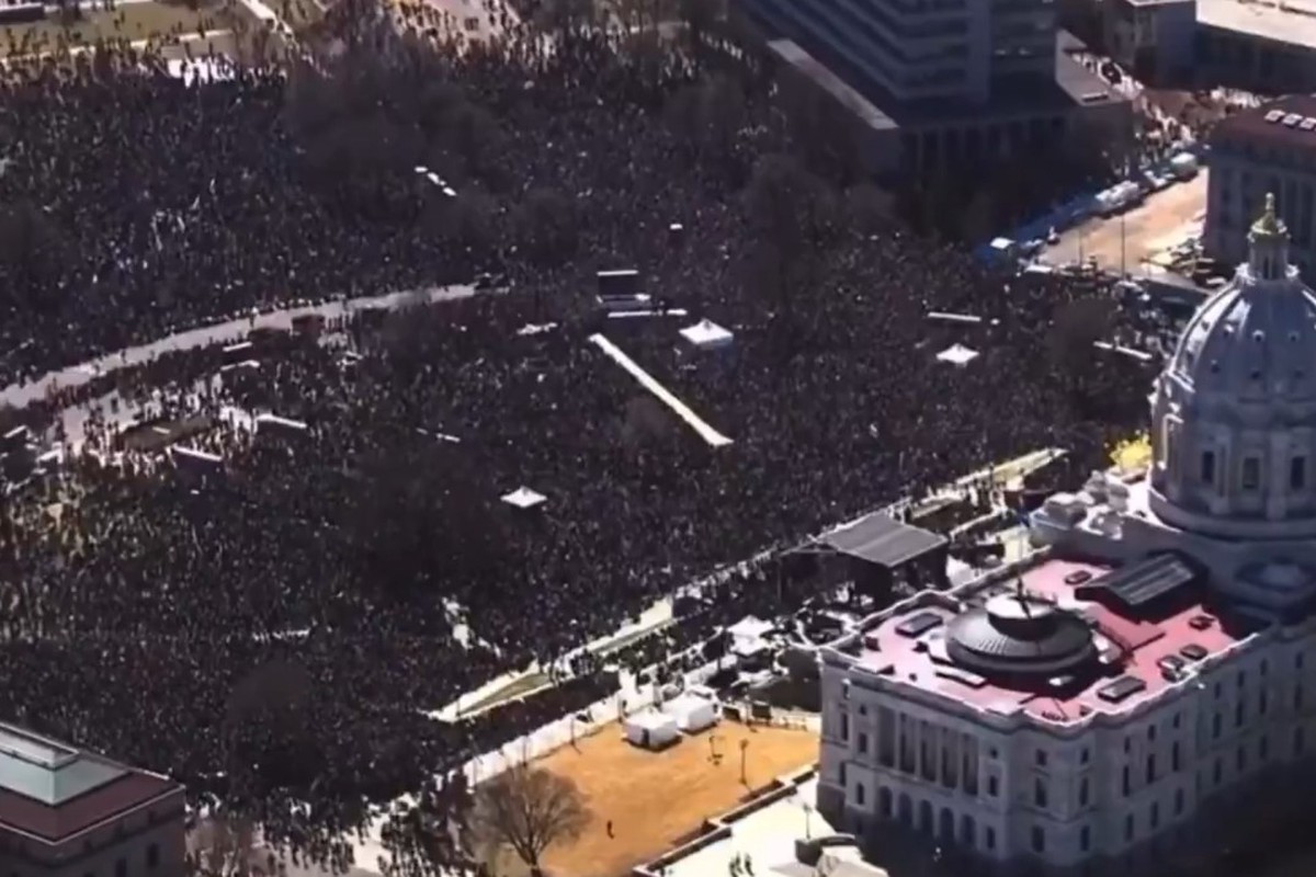 Десятки тысяч американцев вышли на митинги против Трампа
