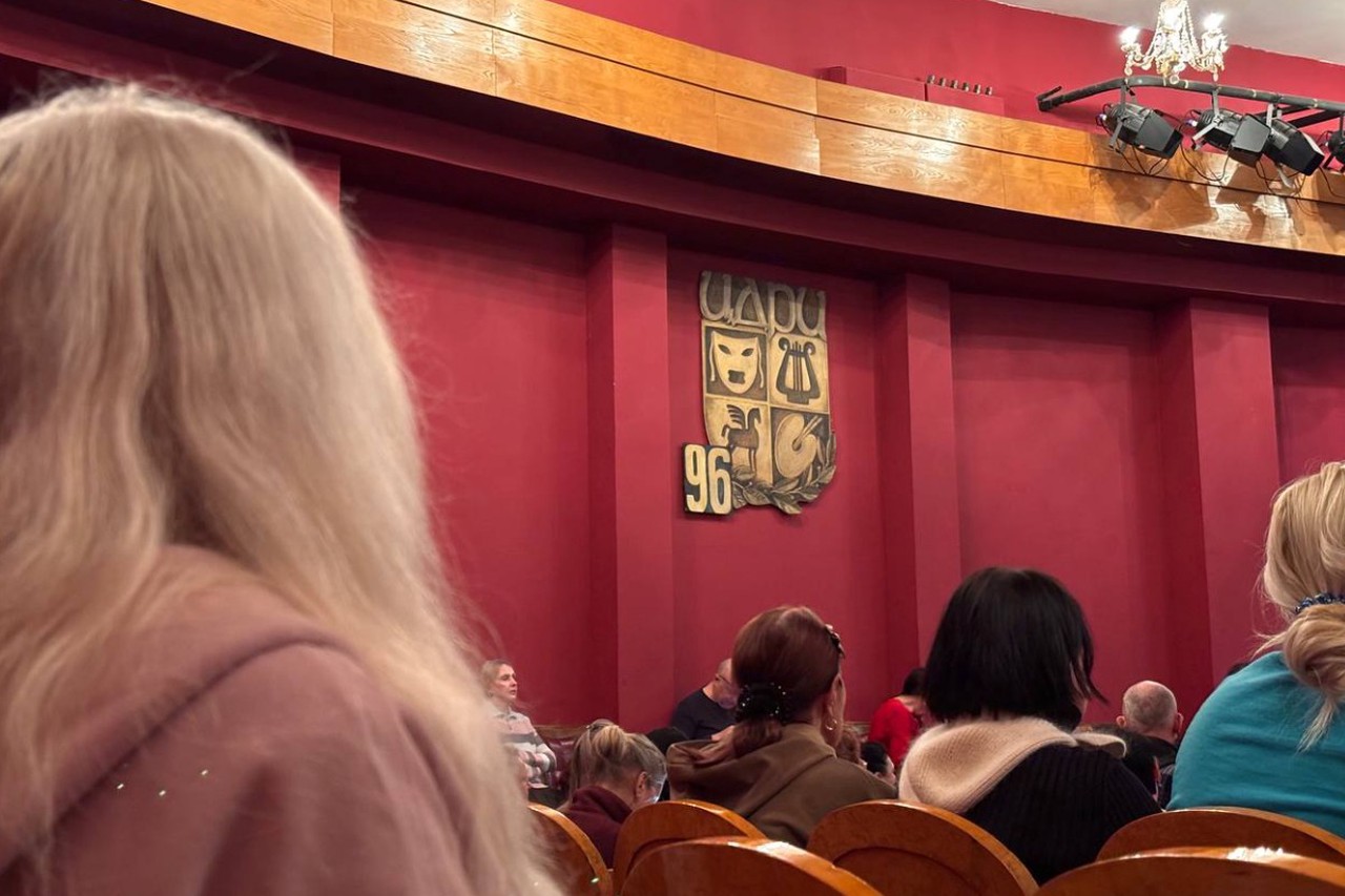 Толик без палочки: что не так с «целительными» сеансами Кашпировского