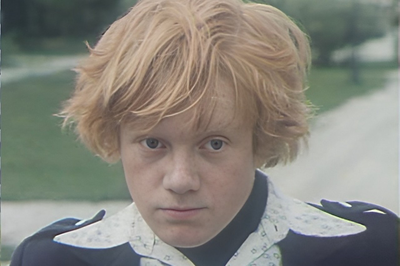 Съехал по перилам к славе: судьба хулигана из «Приключений Электроника» Василия Скромного