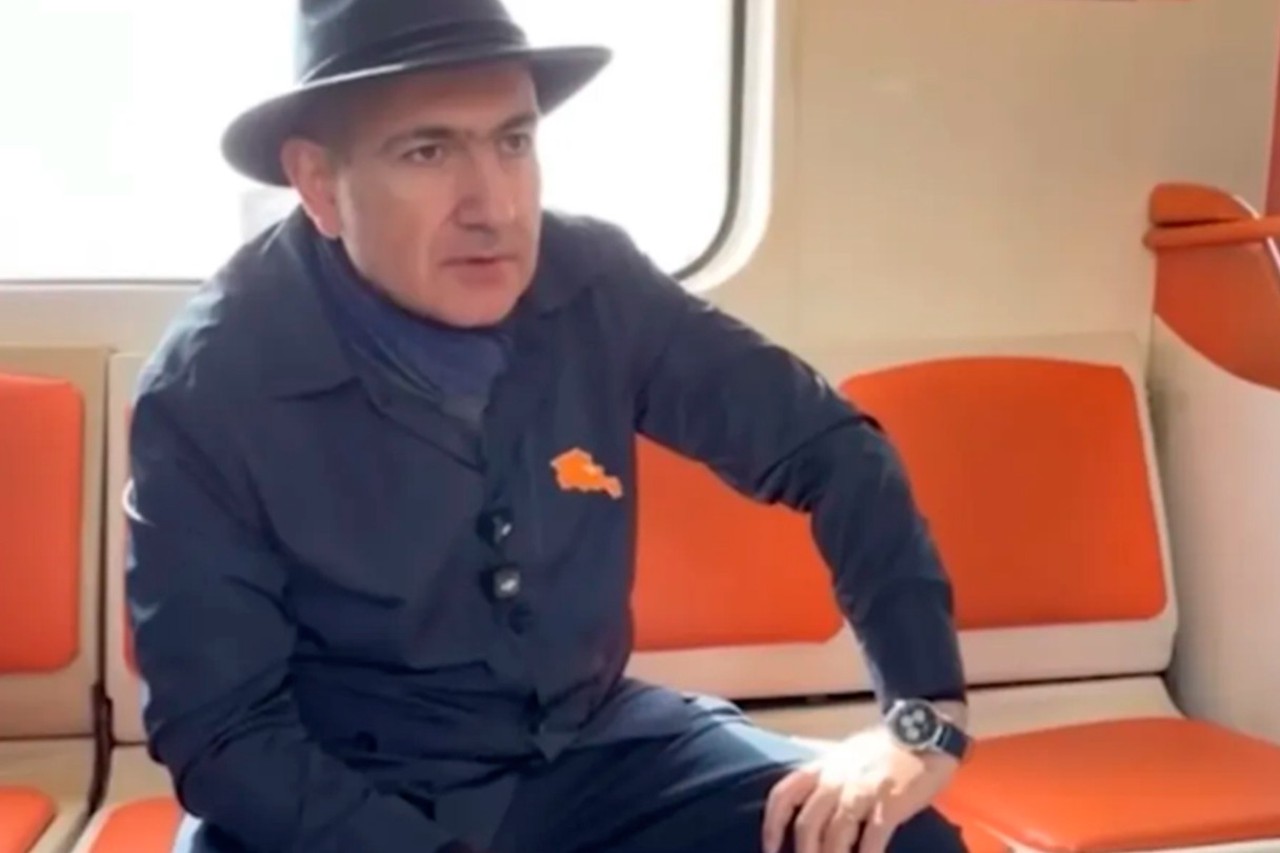 Снисхождение к народу: почему поездка Пашиняна на метро обернулась скандалом