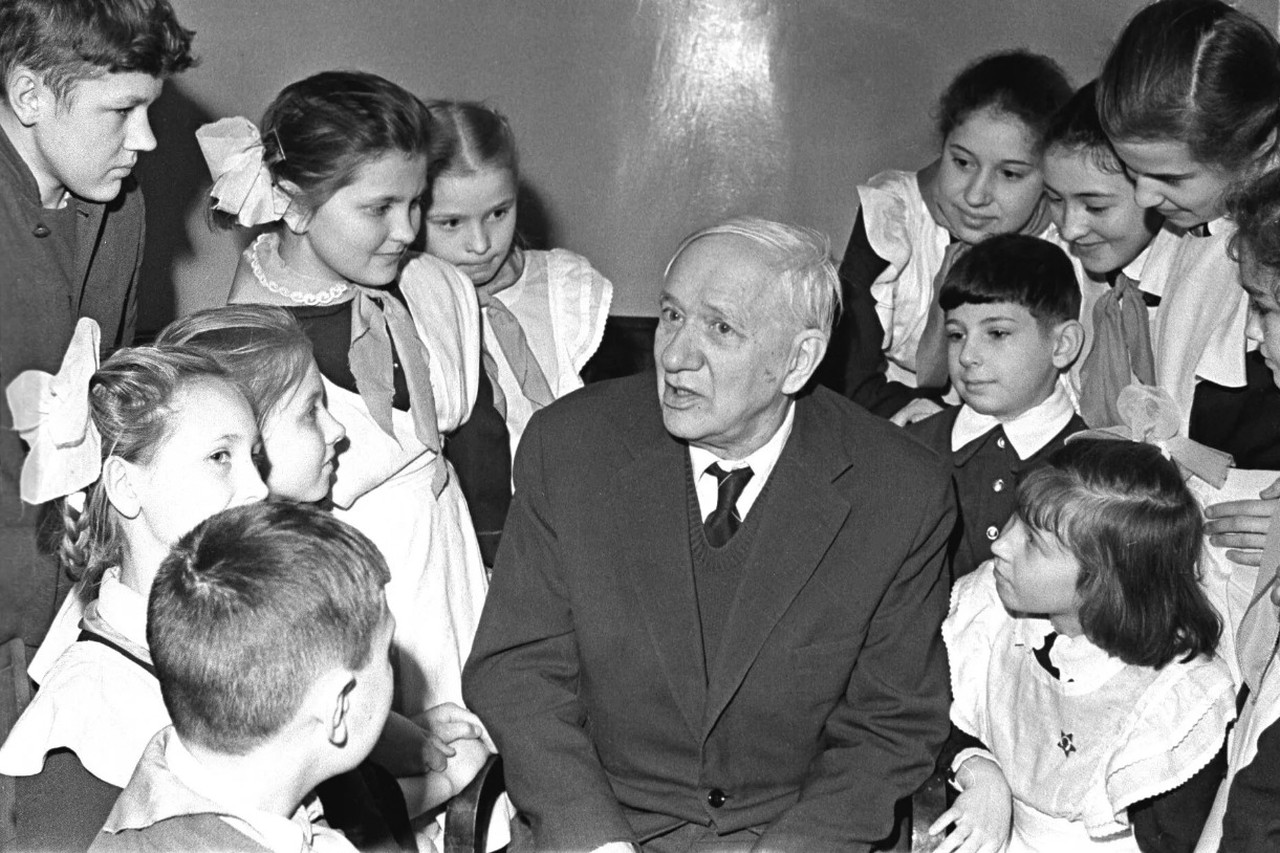 Кухаркин сын и доктор Оксфорда: как Корней Чуковский выжил в эпоху «отмены»