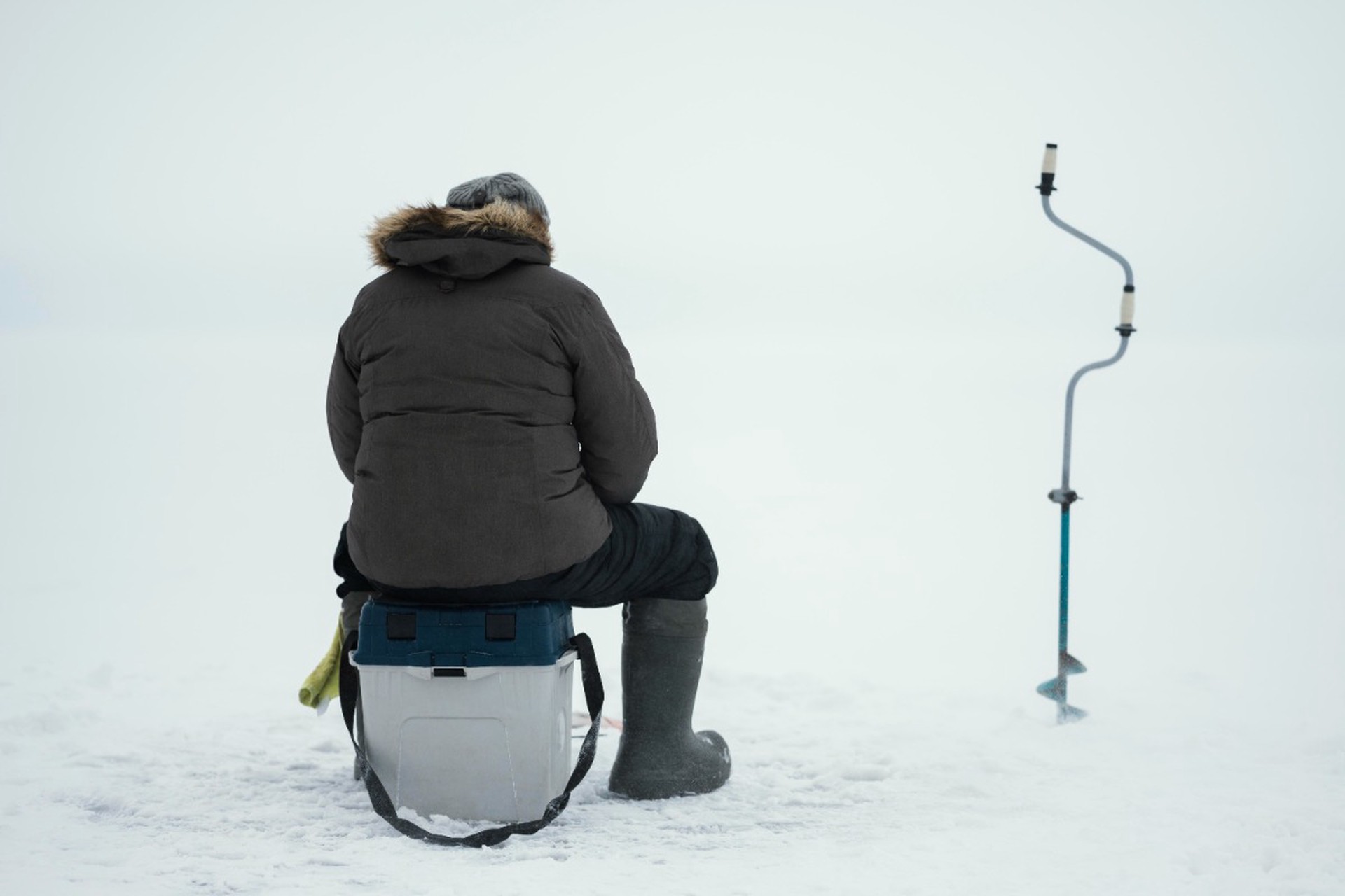 Сотни рыбаков едва не погибли на льду Финского залива