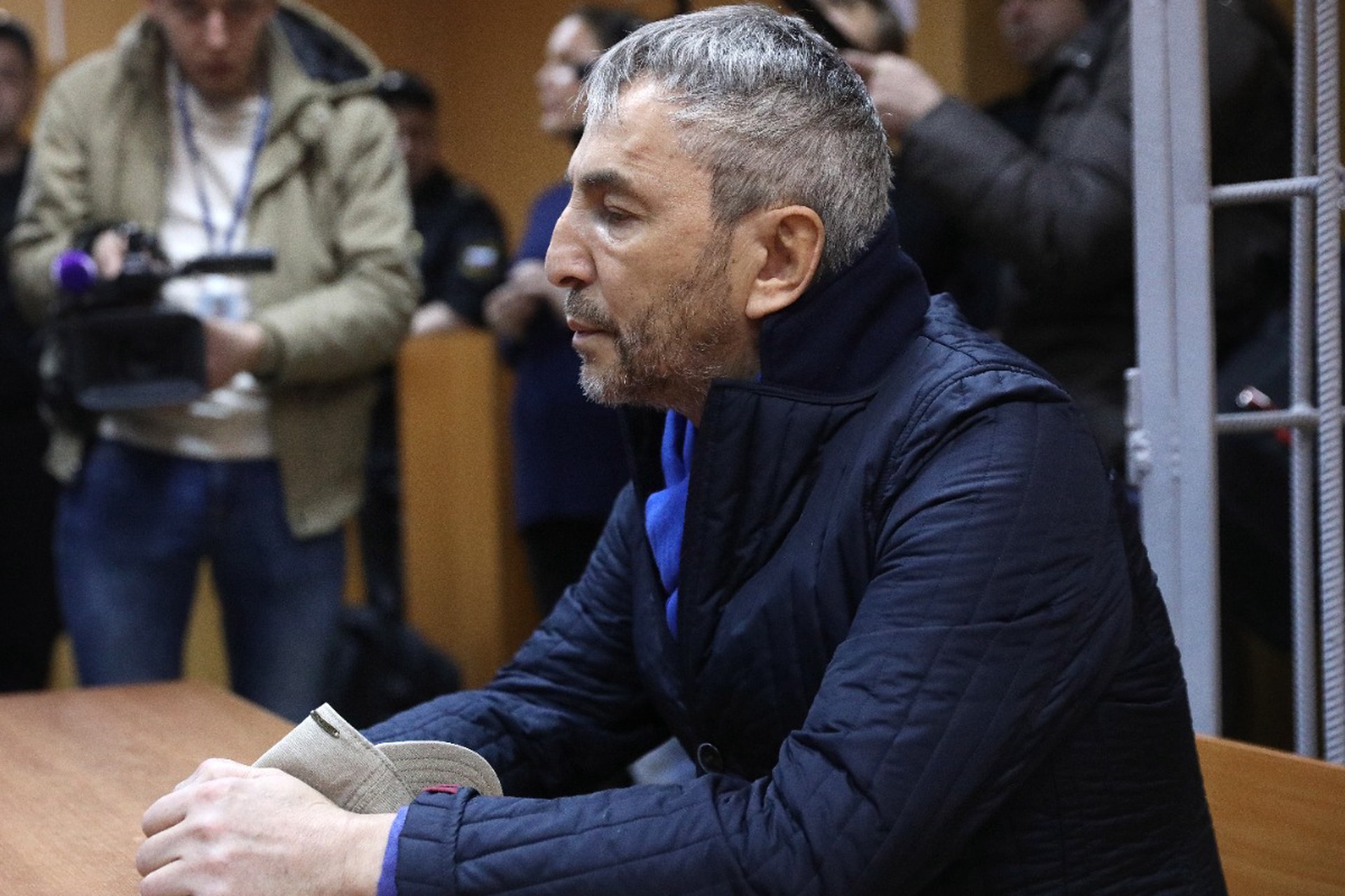 Проблемы с деньгами и файлы Эпштейна: что известно о самоубийстве Умара Джабраилова 