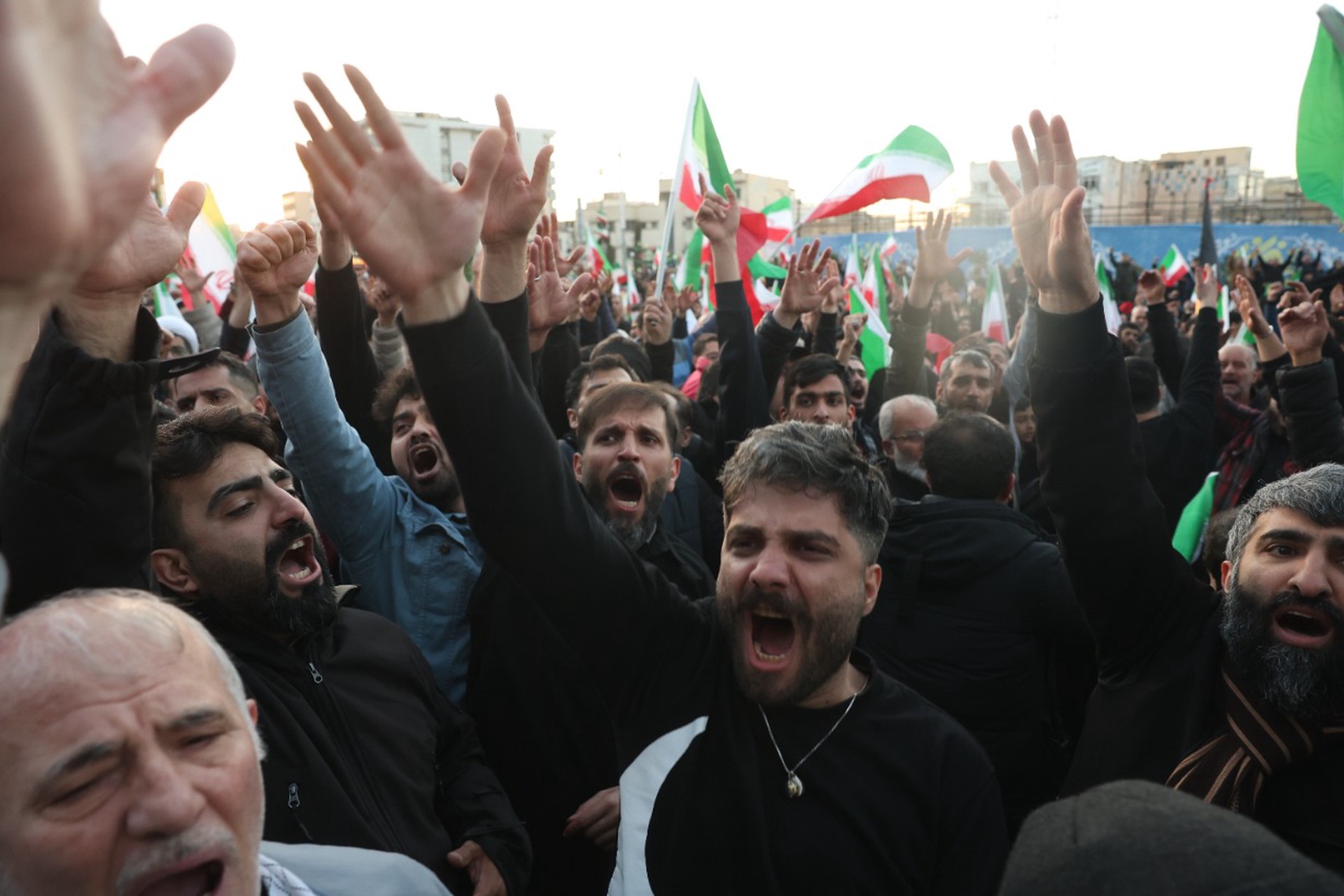 Иранский журналист заявил о мобилизации населения на фоне атаки США и Израиля