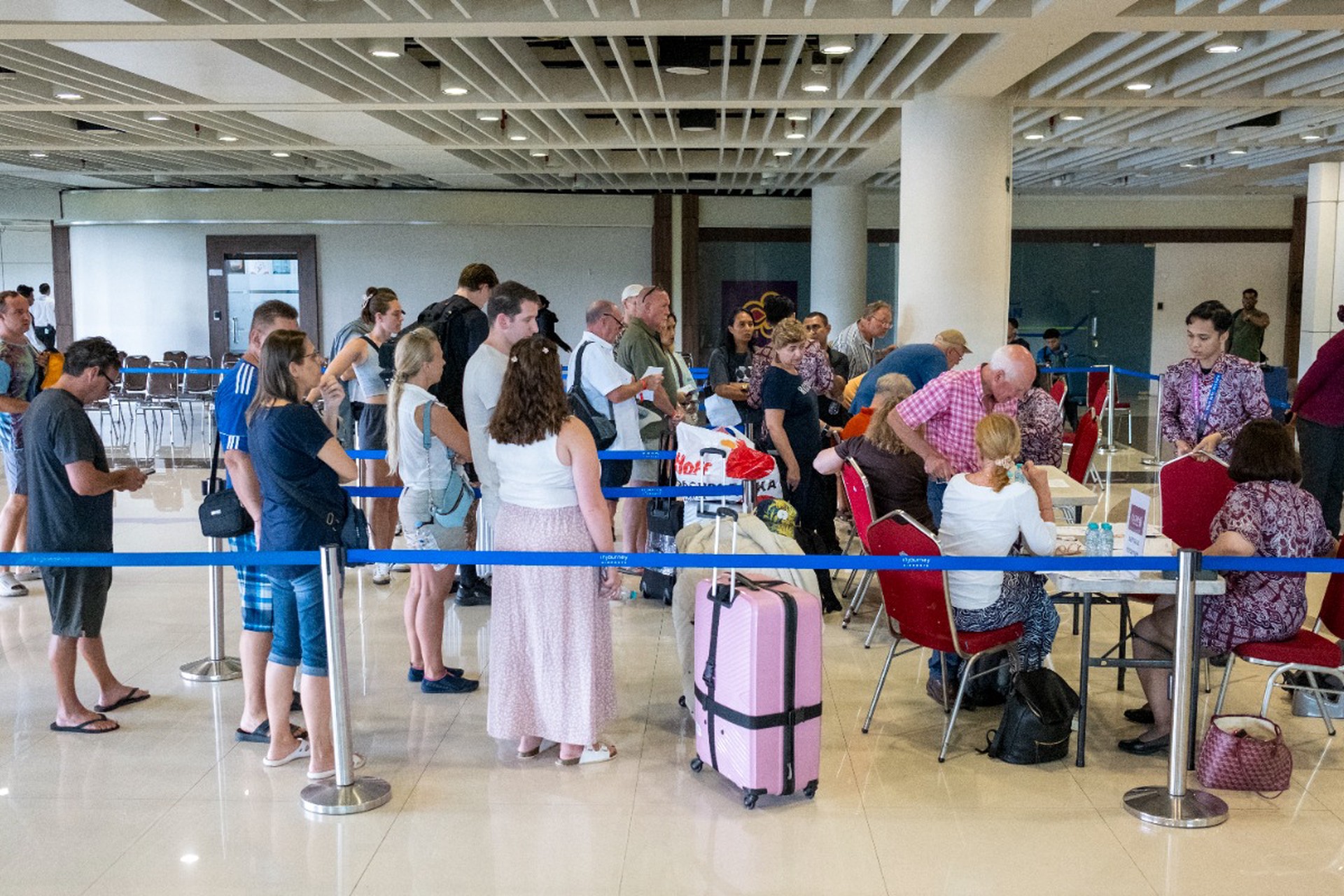 Туристы в ОАЭ жалуются на космические цены на авиабилеты