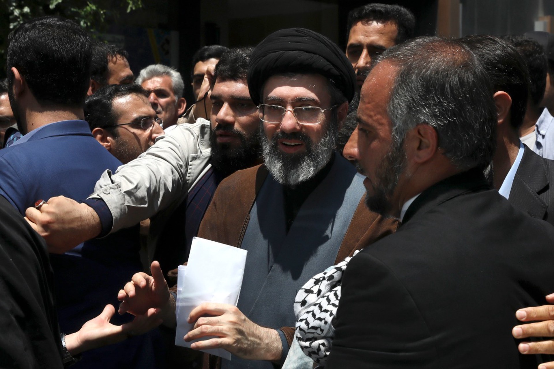 Востоковед рассказал, кто может составить конкуренцию сыну Хаменеи за пост главы Ирана