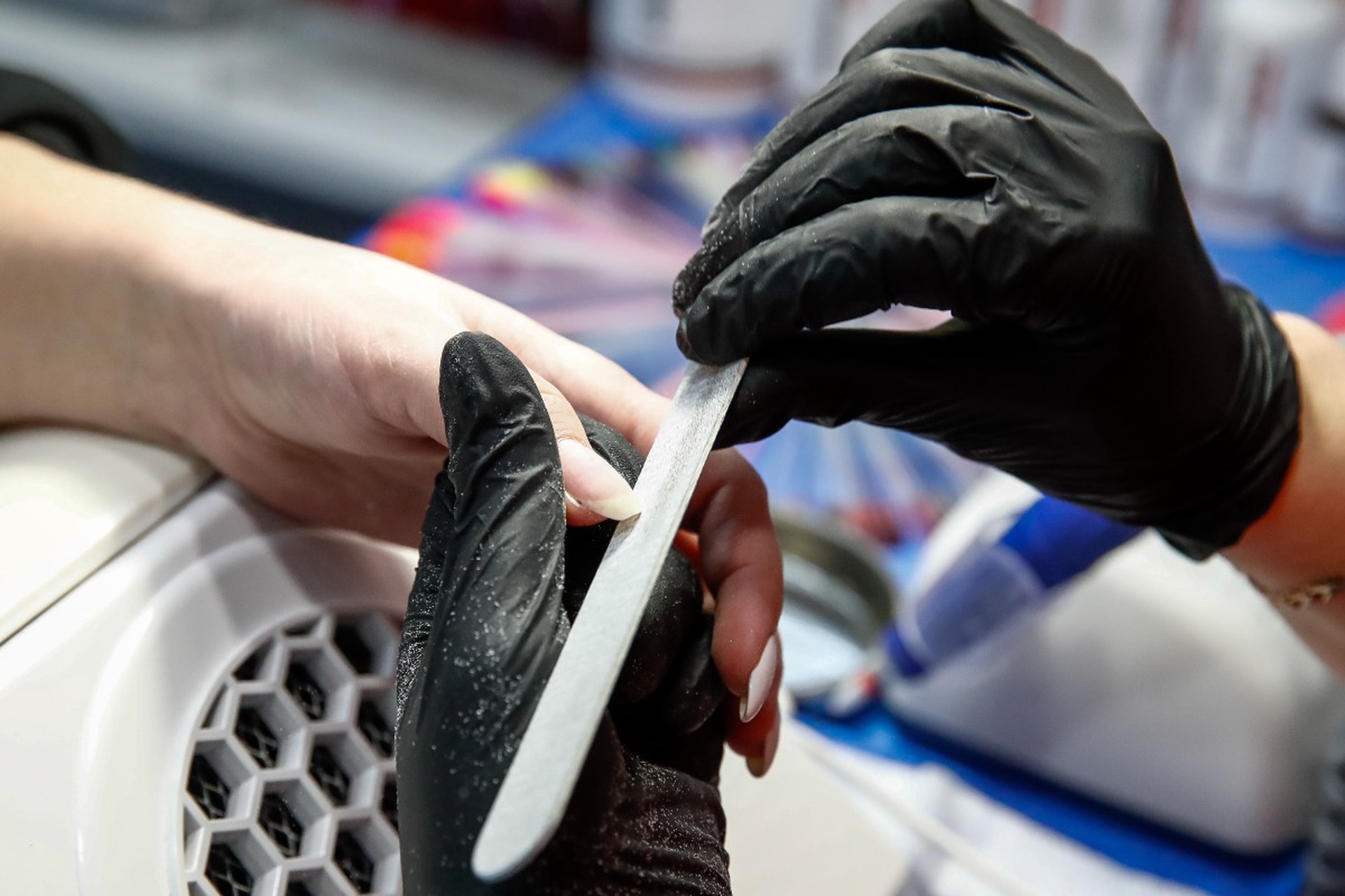 В индустрии красоты опасаются роста потребительского экстремизма из-за ГОСТа на маникюр